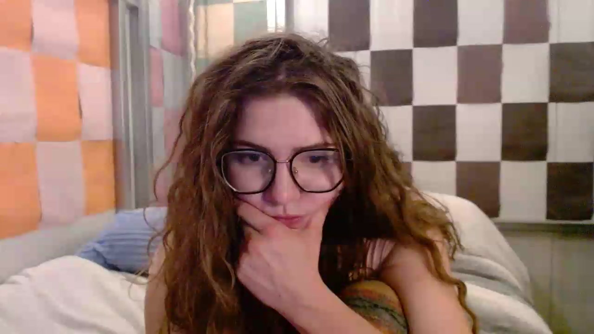 Gallery image thumbnail from Elizabeth005's myfreecams stream on, 05/19/2026, 12:01 image 2 of 20