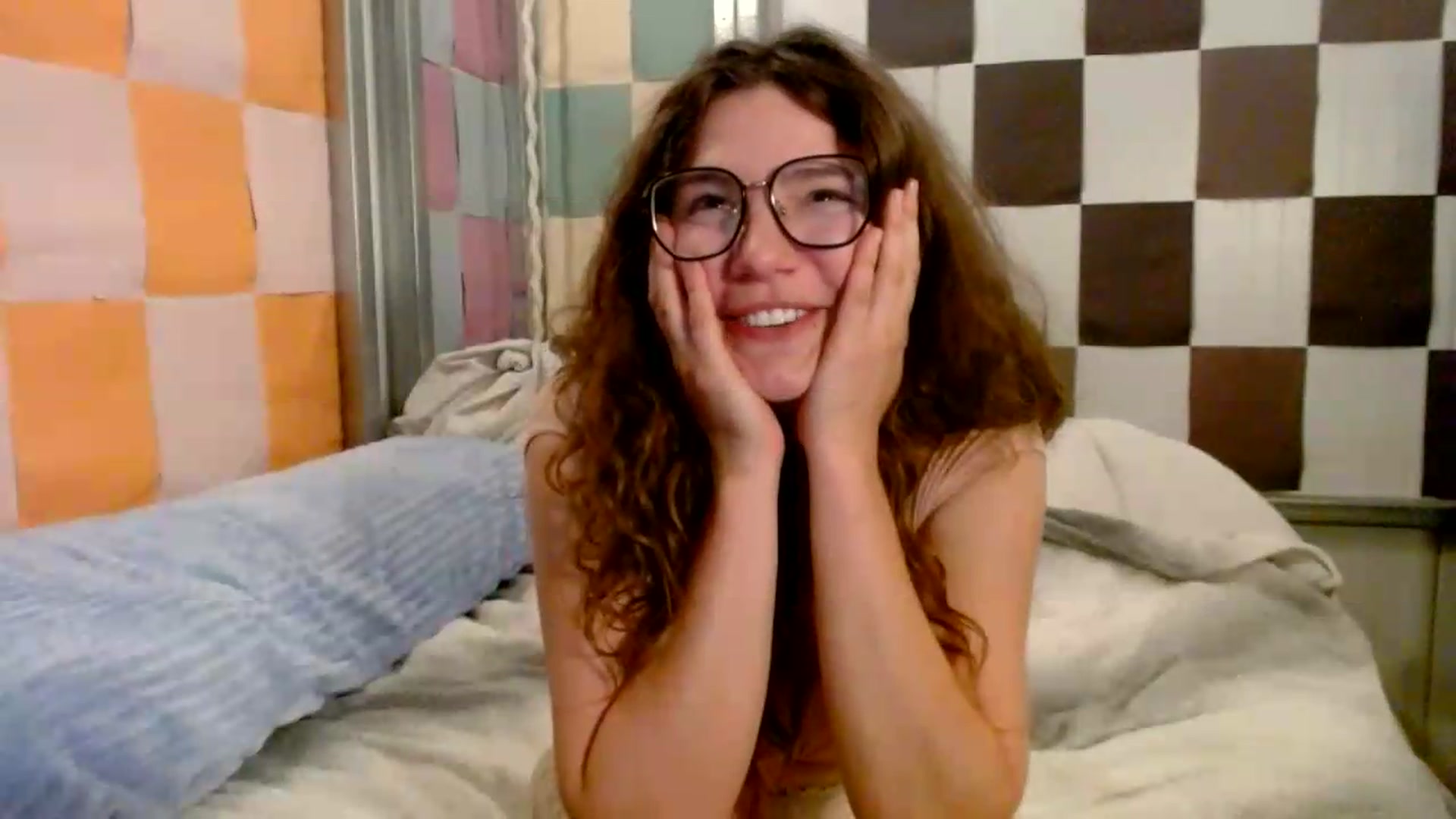 Gallery image thumbnail from Elizabeth005's myfreecams stream on, 05/20/2026, 06:28 image 11 of 20