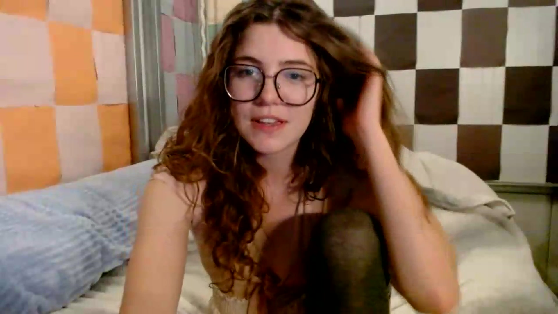 Gallery image thumbnail from Elizabeth005's myfreecams stream on, 05/20/2026, 06:28 image 2 of 20