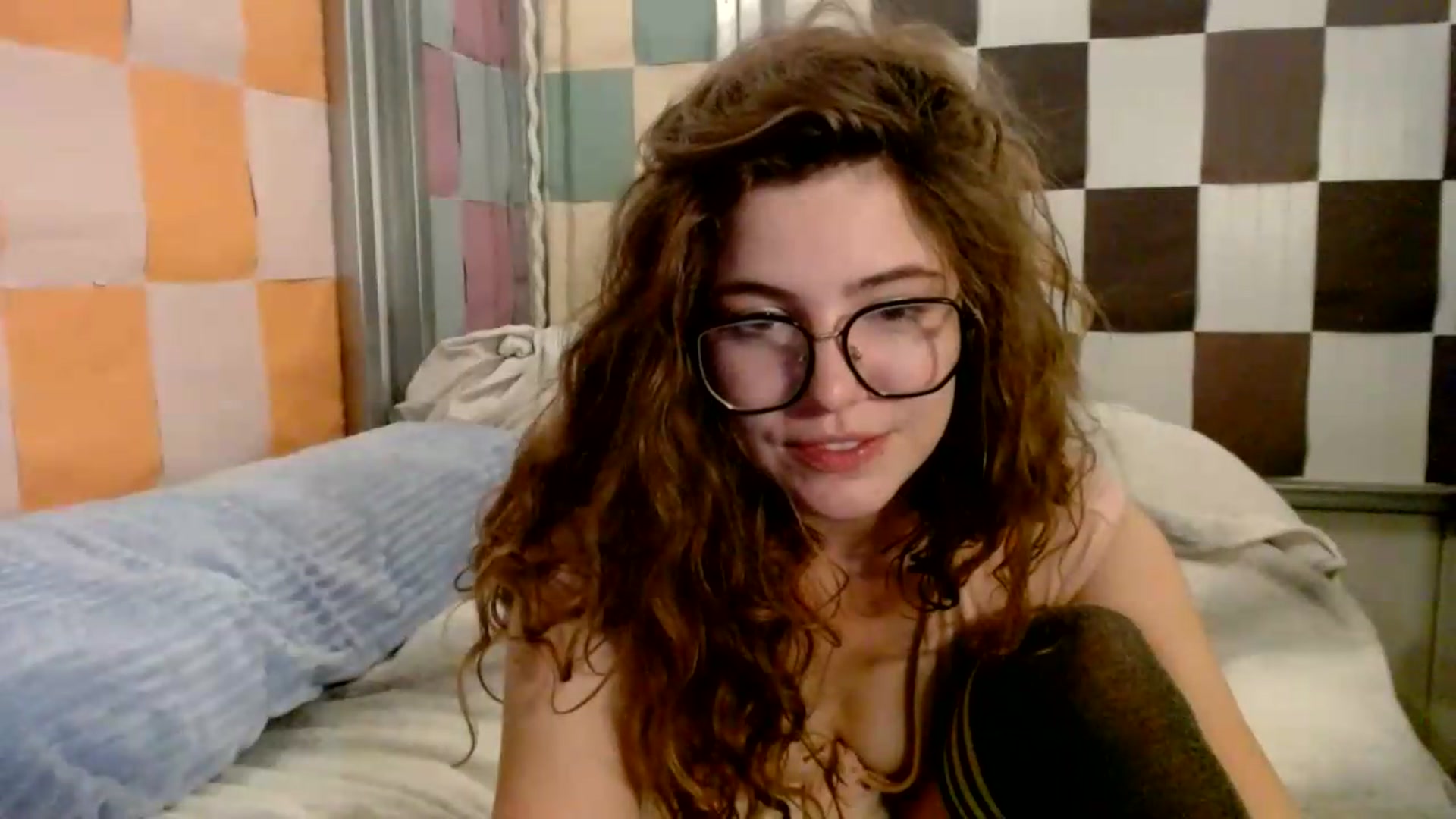 Gallery image thumbnail from Elizabeth005's myfreecams stream on, 05/20/2026, 06:28 image 3 of 20