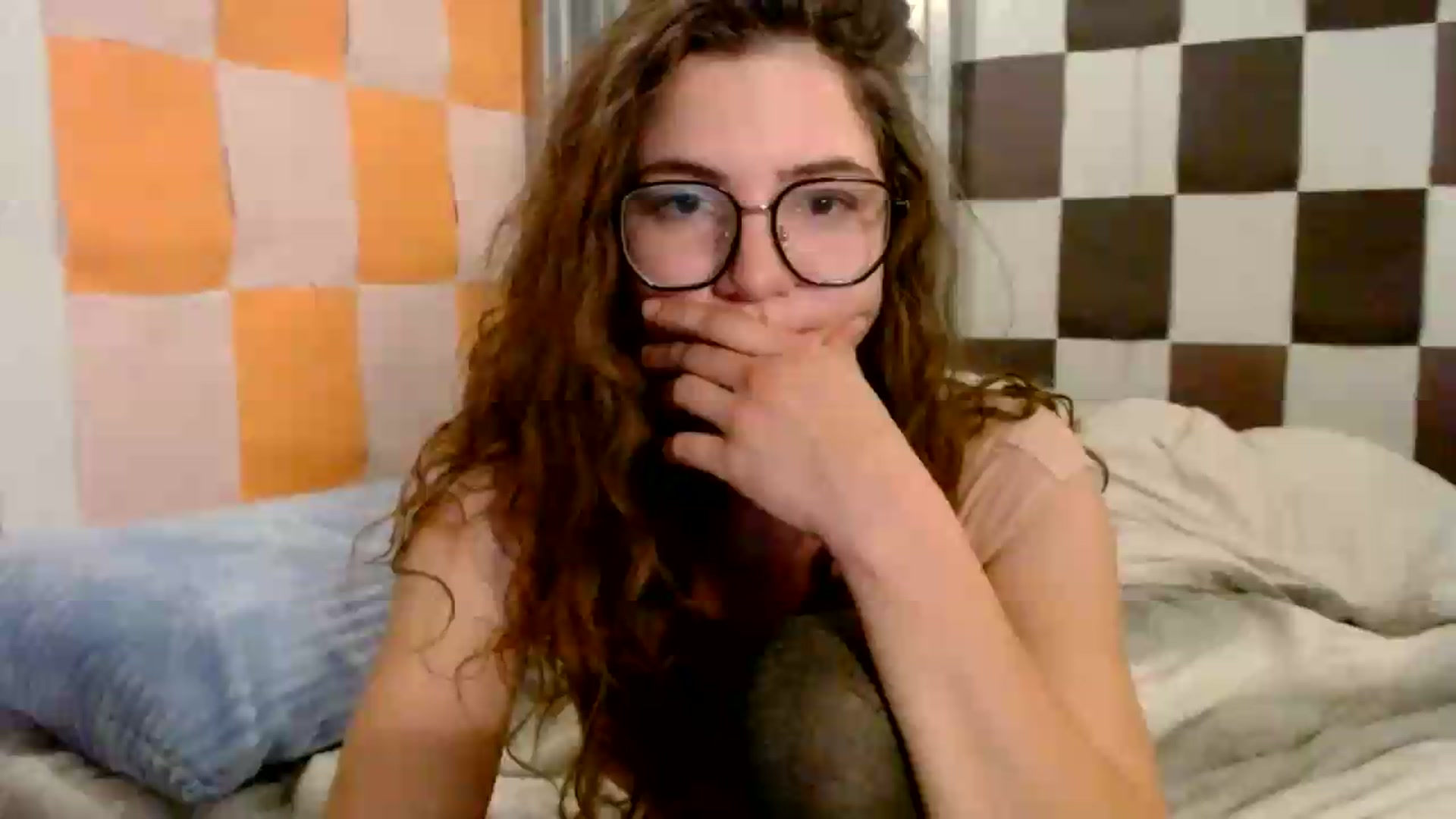 Gallery image thumbnail from Elizabeth005's myfreecams stream on, 05/20/2026, 07:37 image 8 of 20