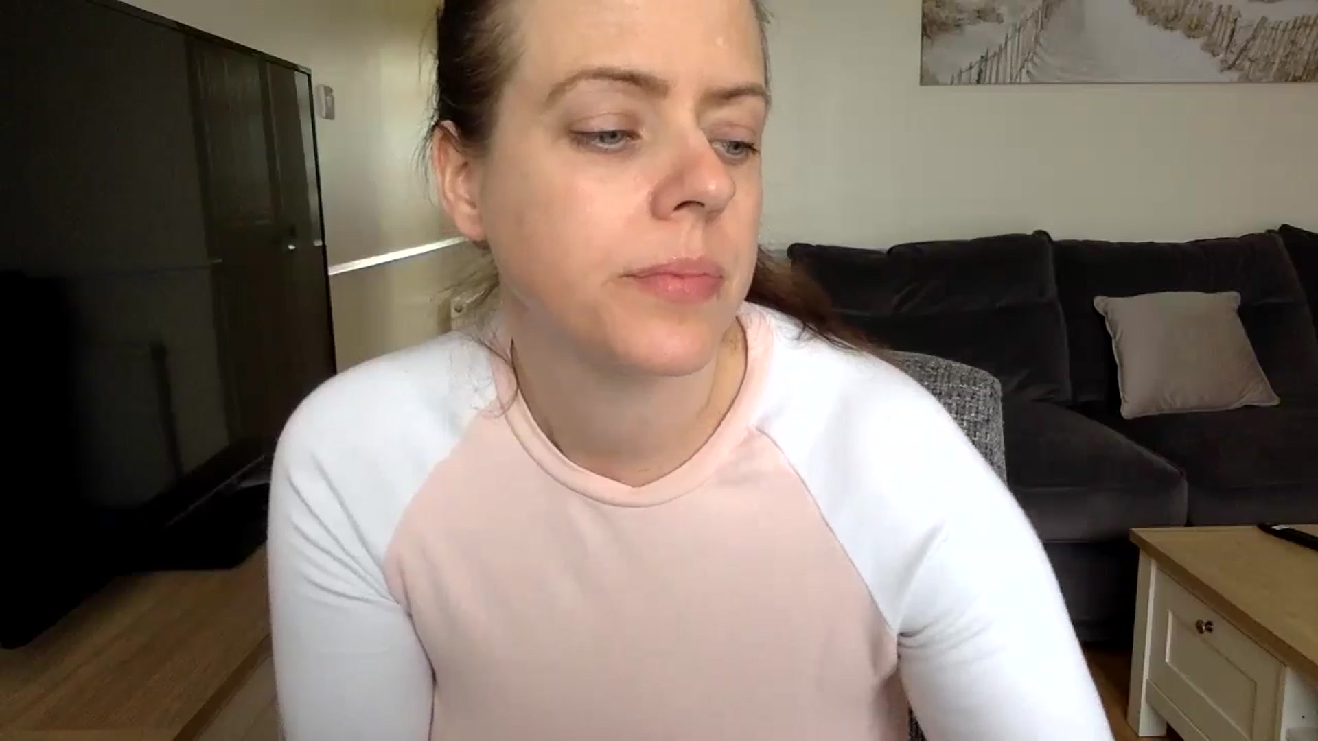 Gallery image thumbnail from ElizabethA's myfreecams stream on, 04/18/2024, 15:55 image 5 of 20