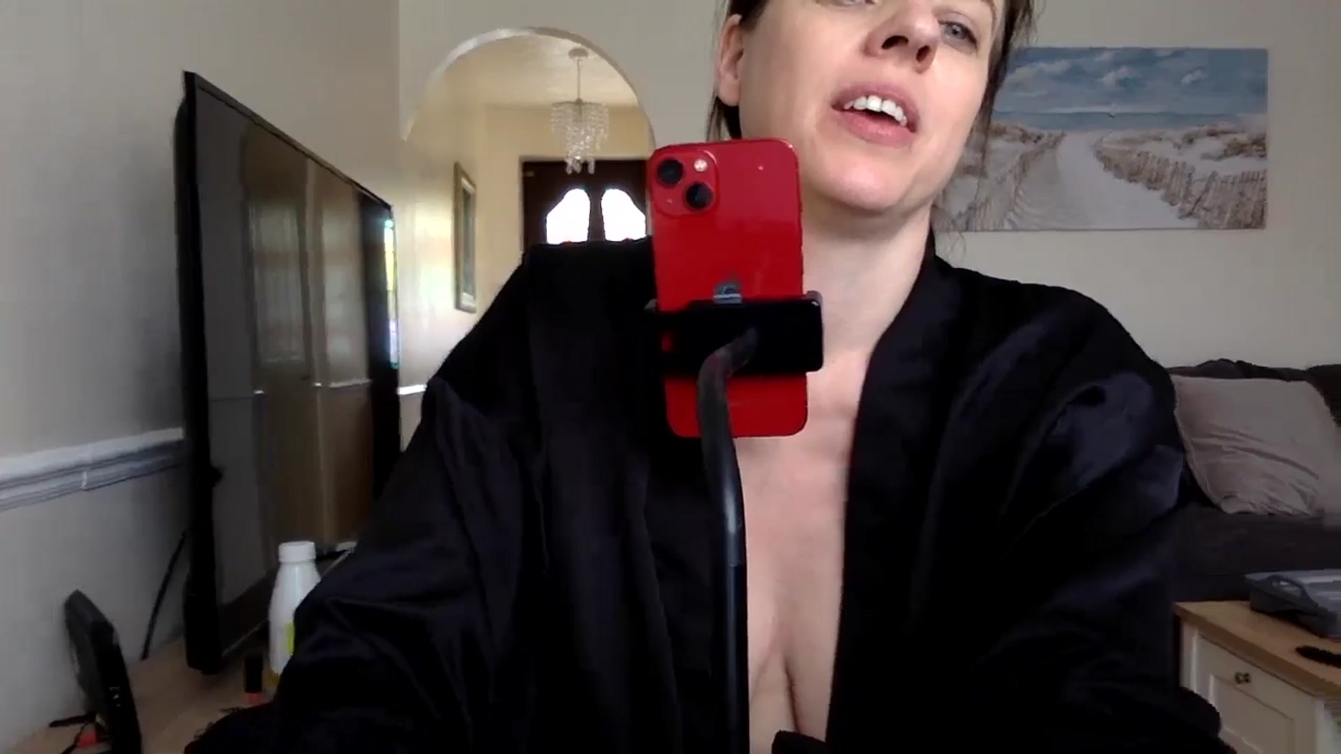 Gallery image thumbnail from ElizabethA's myfreecams stream on, 04/30/2024, 13:28 image 6 of 20