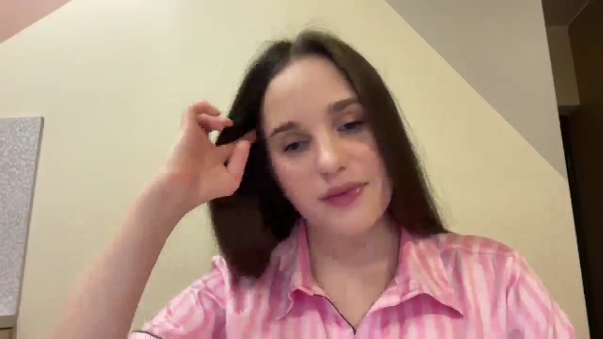 Gallery image thumbnail from ElizabethRoss's myfreecams stream on, 03/18/2026, 19:54 image 5 of 20