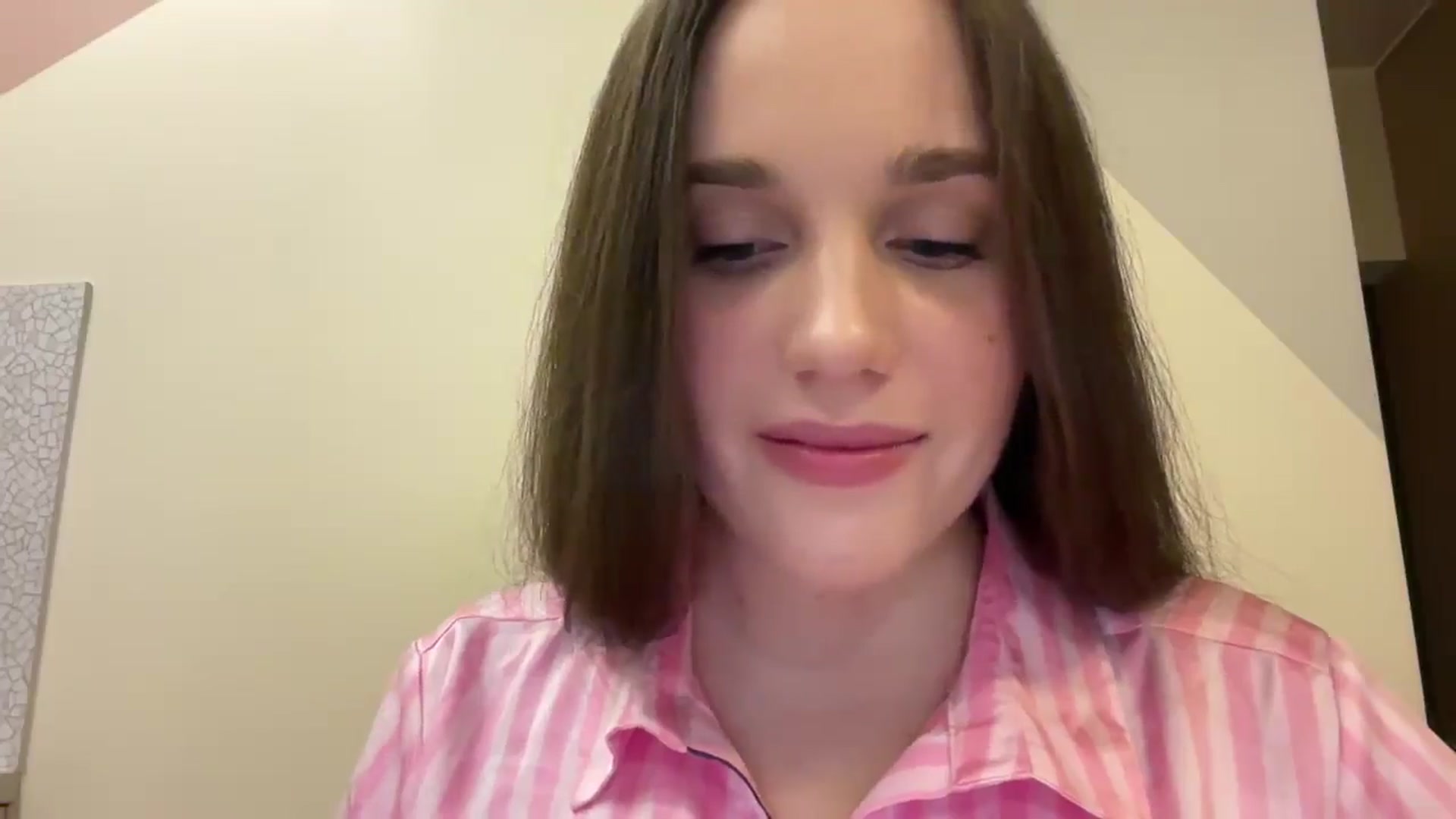 Gallery image thumbnail from ElizabethRoss's myfreecams stream on, 03/18/2026, 19:54 image 7 of 20