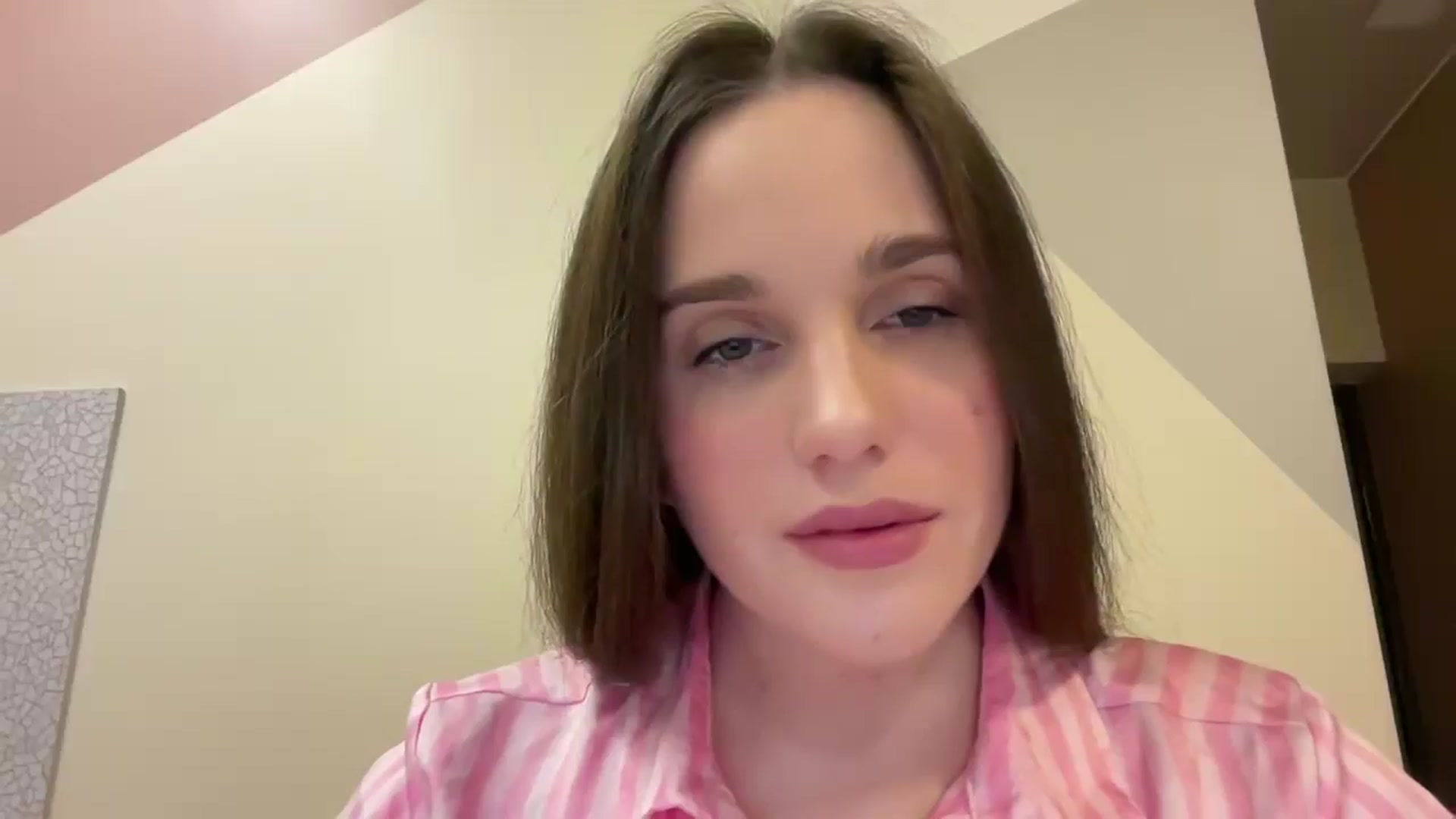 Gallery image thumbnail from ElizabethRoss's myfreecams stream on, 03/18/2026, 19:54 image 1 of 20