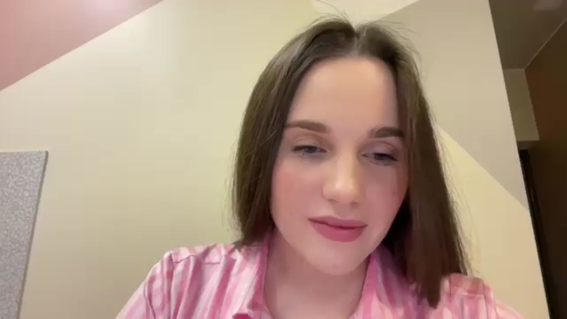 Gallery image thumbnail from ElizabethRoss's myfreecams stream on, 03/18/2026, 19:54 image 2 of 20
