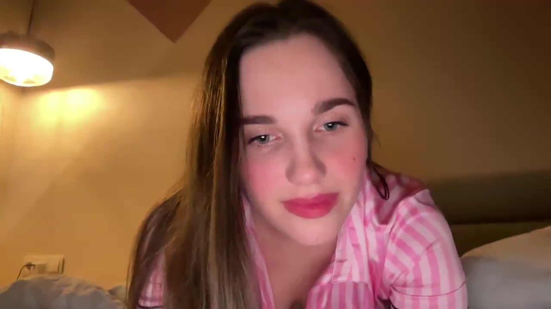 Gallery image thumbnail from ElizabethRoss's myfreecams stream on, 03/29/2026, 17:50 image 8 of 20
