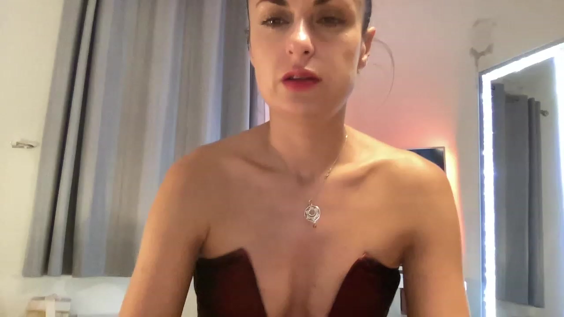 Gallery image thumbnail from Ell_Jay's myfreecams stream on, 11/17/2022, 02:18 image 14 of 20