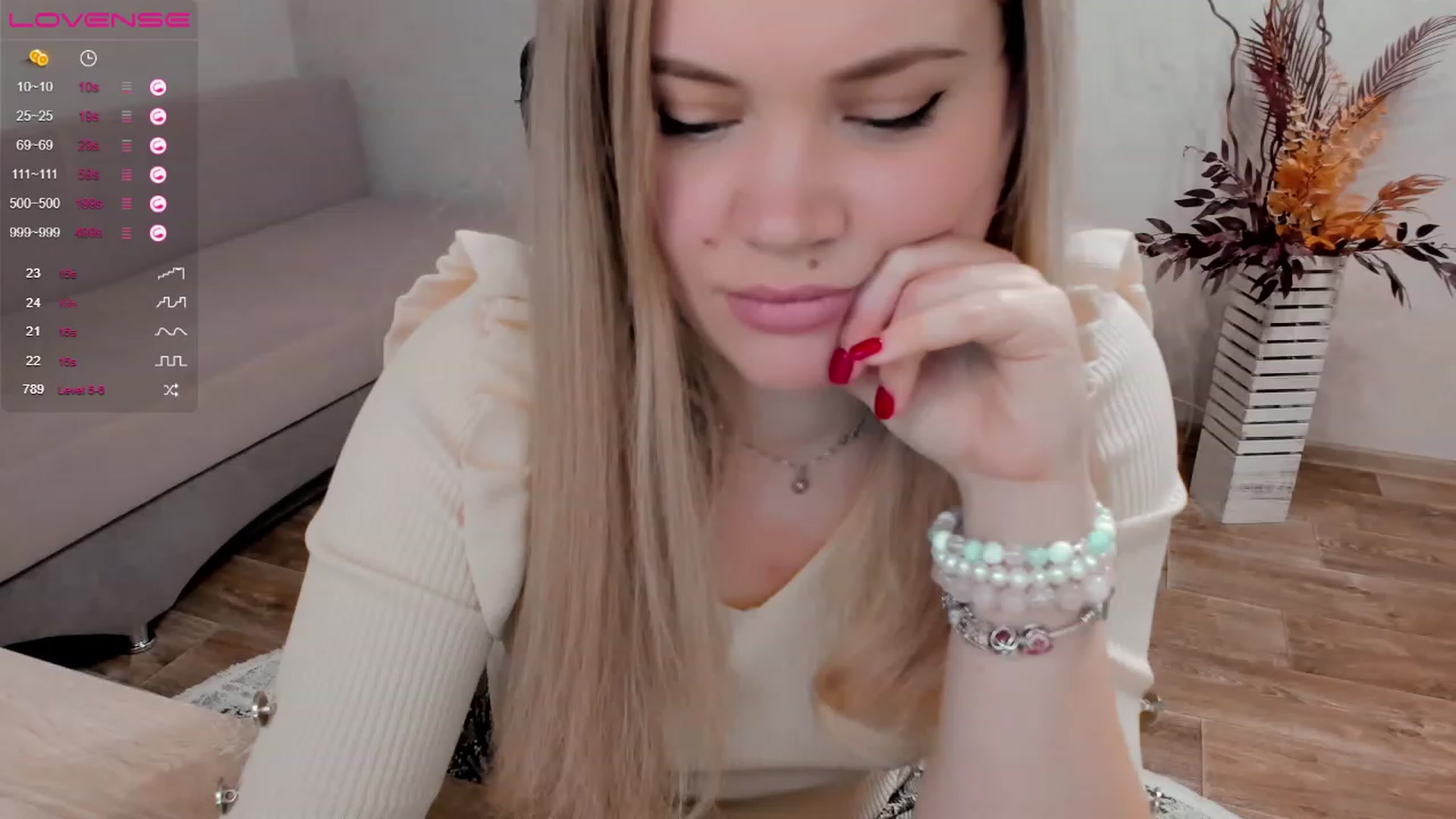 Gallery image thumbnail from EllaAntares's myfreecams stream on, 12/27/2022, 09:15 image 12 of 20
