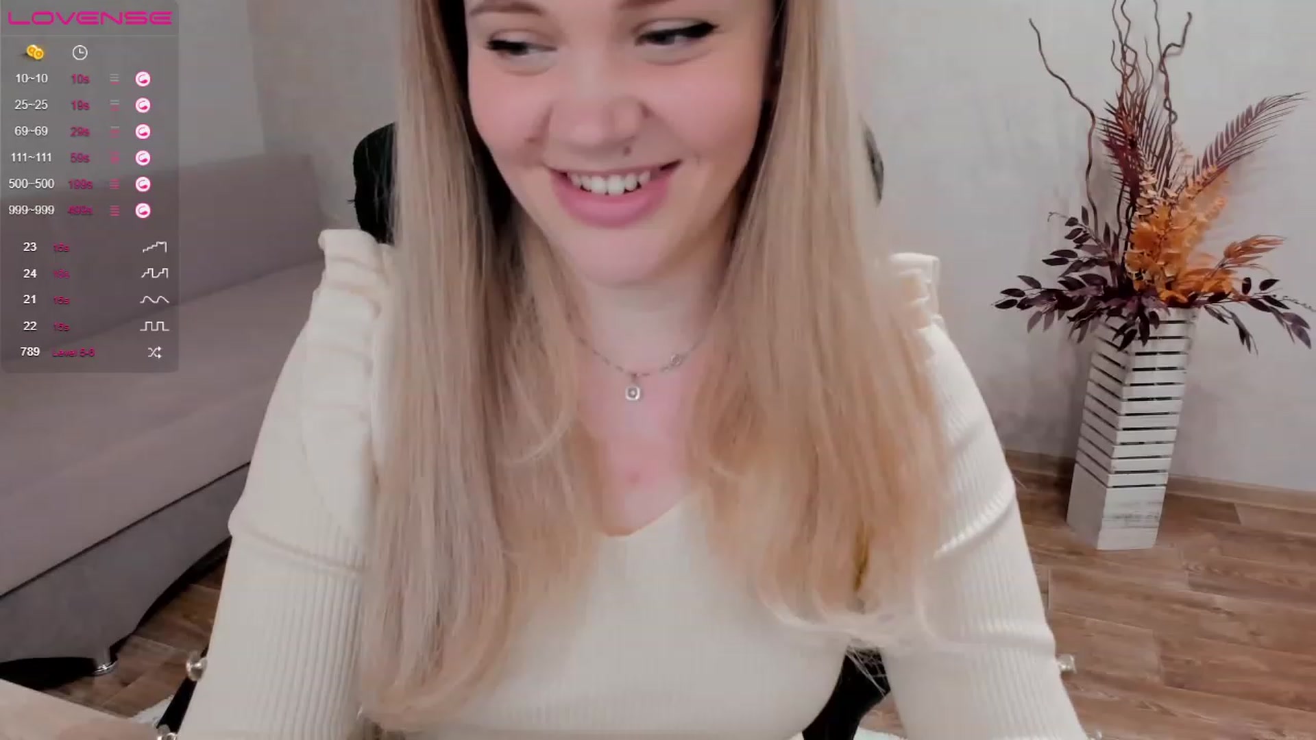 Gallery image thumbnail from EllaAntares's myfreecams stream on, 12/27/2022, 10:24 image 12 of 20