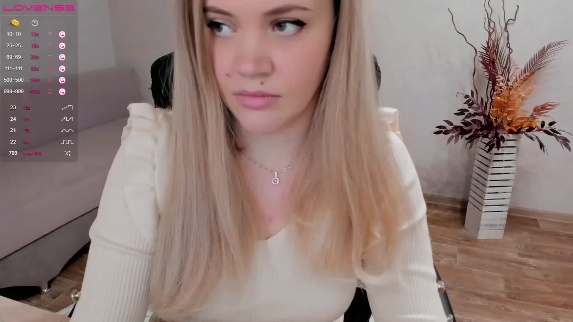 Gallery image thumbnail from EllaAntares's myfreecams stream on, 12/27/2022, 10:24 image 11 of 20