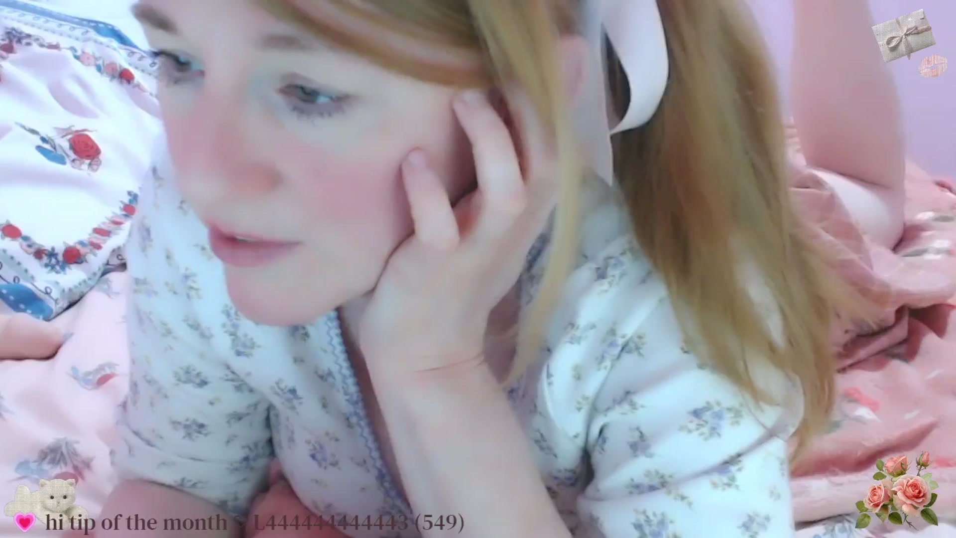 Gallery image thumbnail from EllaArabella's myfreecams stream on, 04/02/2025, 22:44 image 2 of 20
