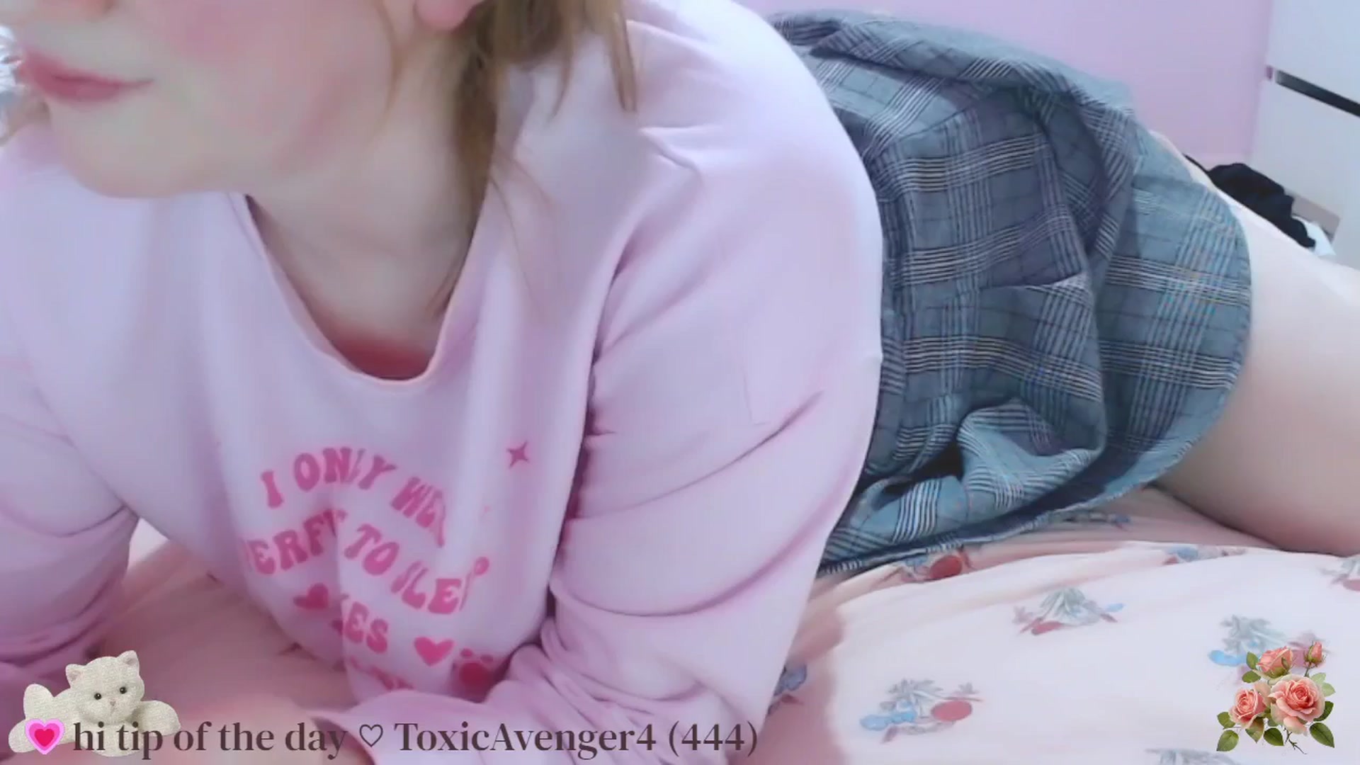 Gallery image thumbnail from EllaArabella's myfreecams stream on, 04/18/2025, 23:16 image 5 of 20