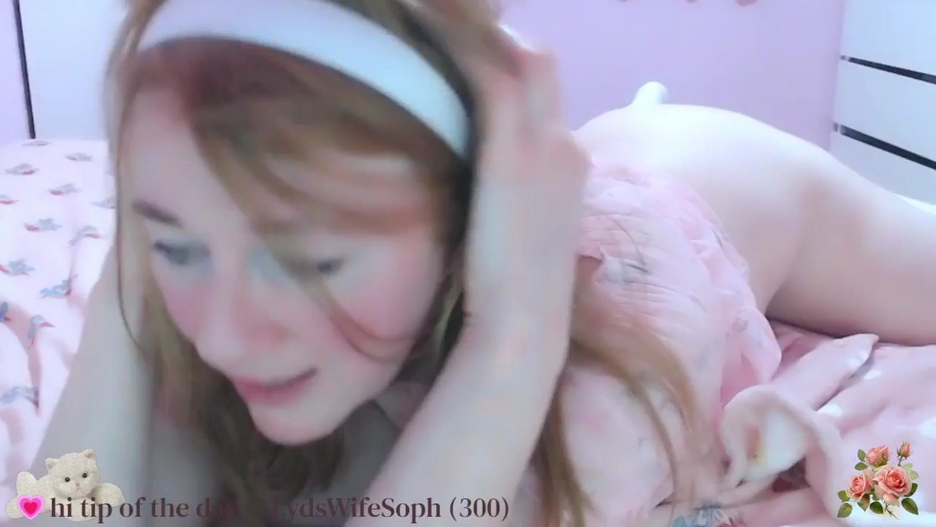 Gallery image thumbnail from EllaArabella's myfreecams stream on, 04/26/2025, 23:50 image 16 of 20