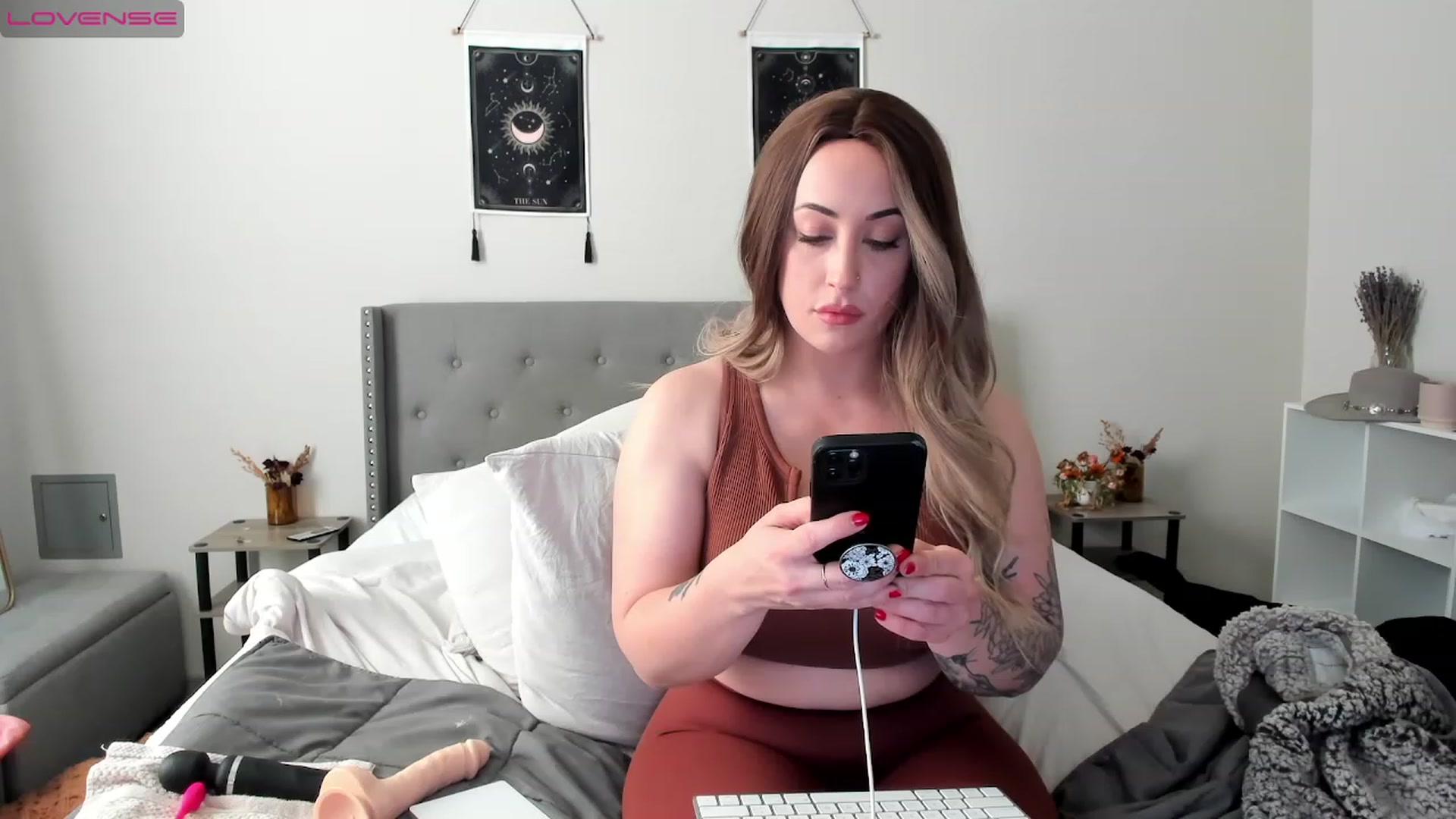 Gallery image thumbnail from EllaCakes's myfreecams stream on, 11/21/2022, 21:57 image 9 of 20