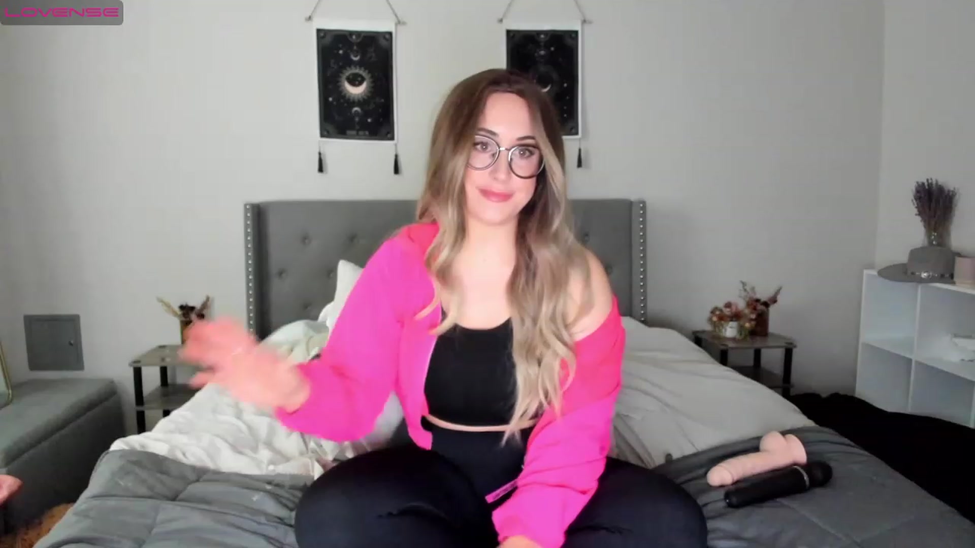 Gallery image thumbnail from EllaCakes's myfreecams stream on, 12/05/2022, 19:35 image 18 of 20