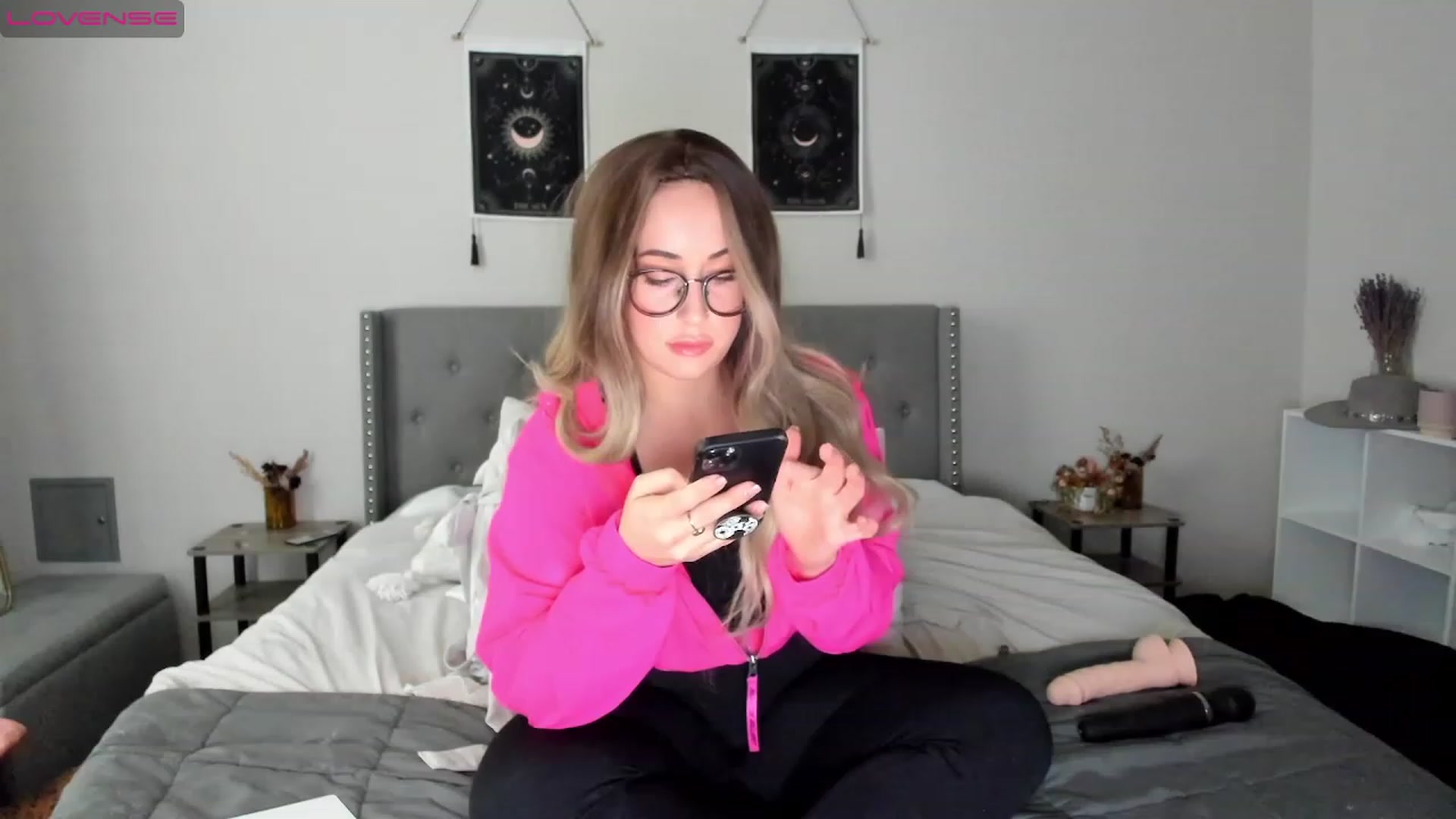 Gallery image thumbnail from EllaCakes's myfreecams stream on, 12/05/2022, 19:35 image 4 of 20