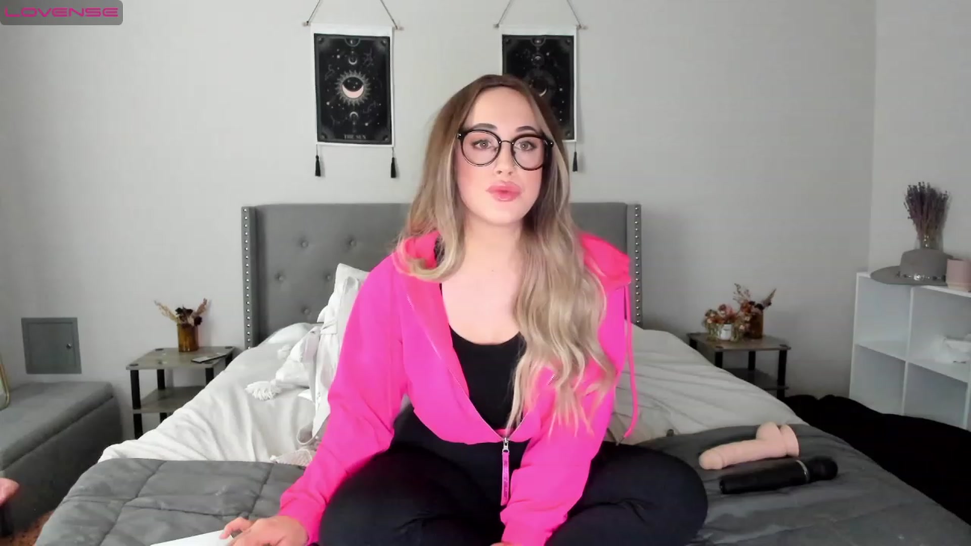 Gallery image thumbnail from EllaCakes's myfreecams stream on, 12/05/2022, 19:35 image 7 of 20