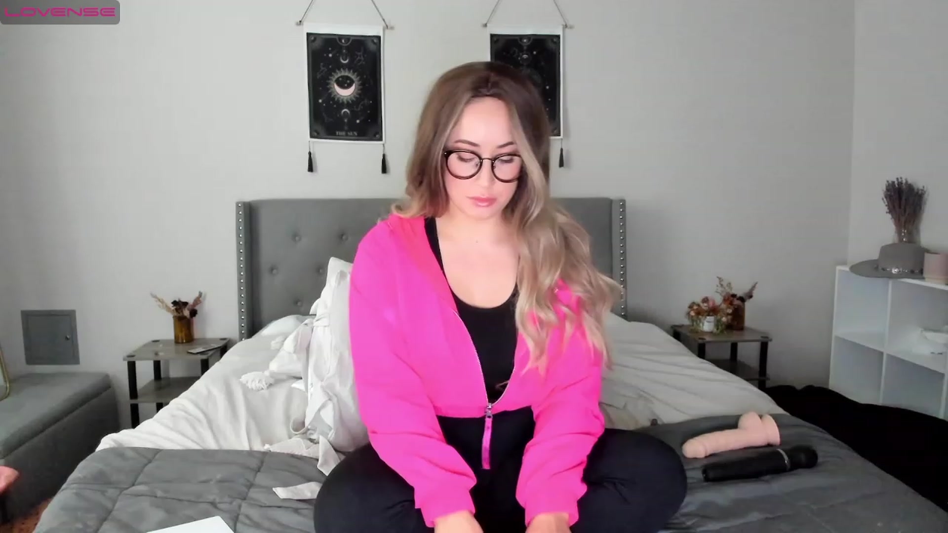 Gallery image thumbnail from EllaCakes's myfreecams stream on, 12/05/2022, 19:35 image 1 of 20