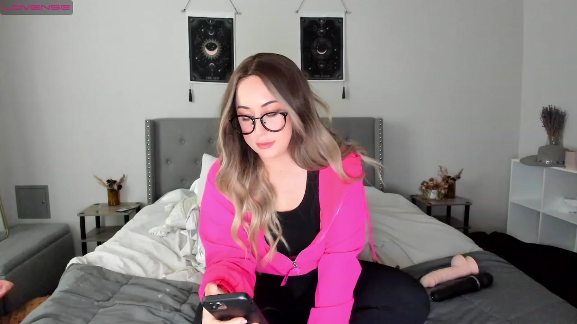 Gallery image thumbnail from EllaCakes's myfreecams stream on, 12/05/2022, 20:02 image 9 of 20