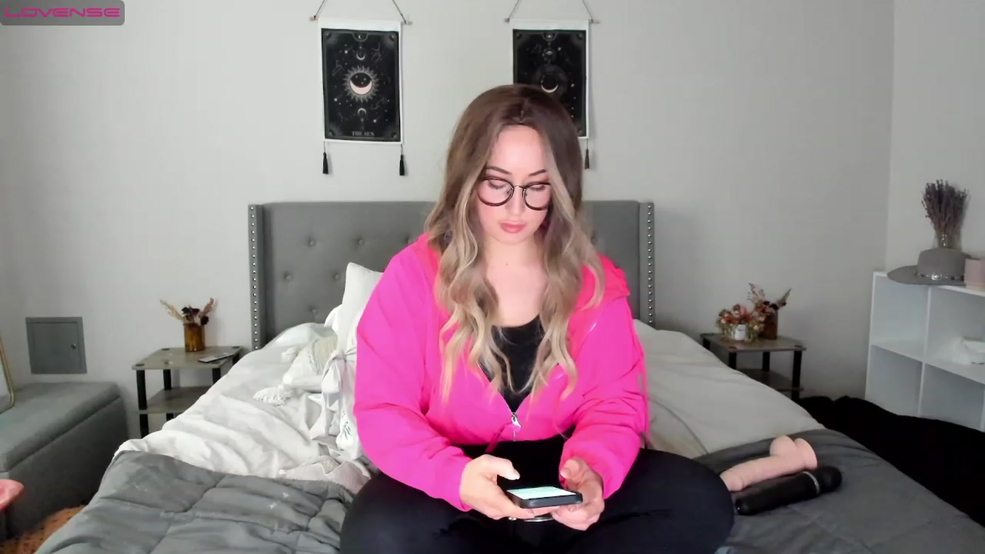 Gallery image thumbnail from EllaCakes's myfreecams stream on, 12/05/2022, 20:02 image 17 of 20