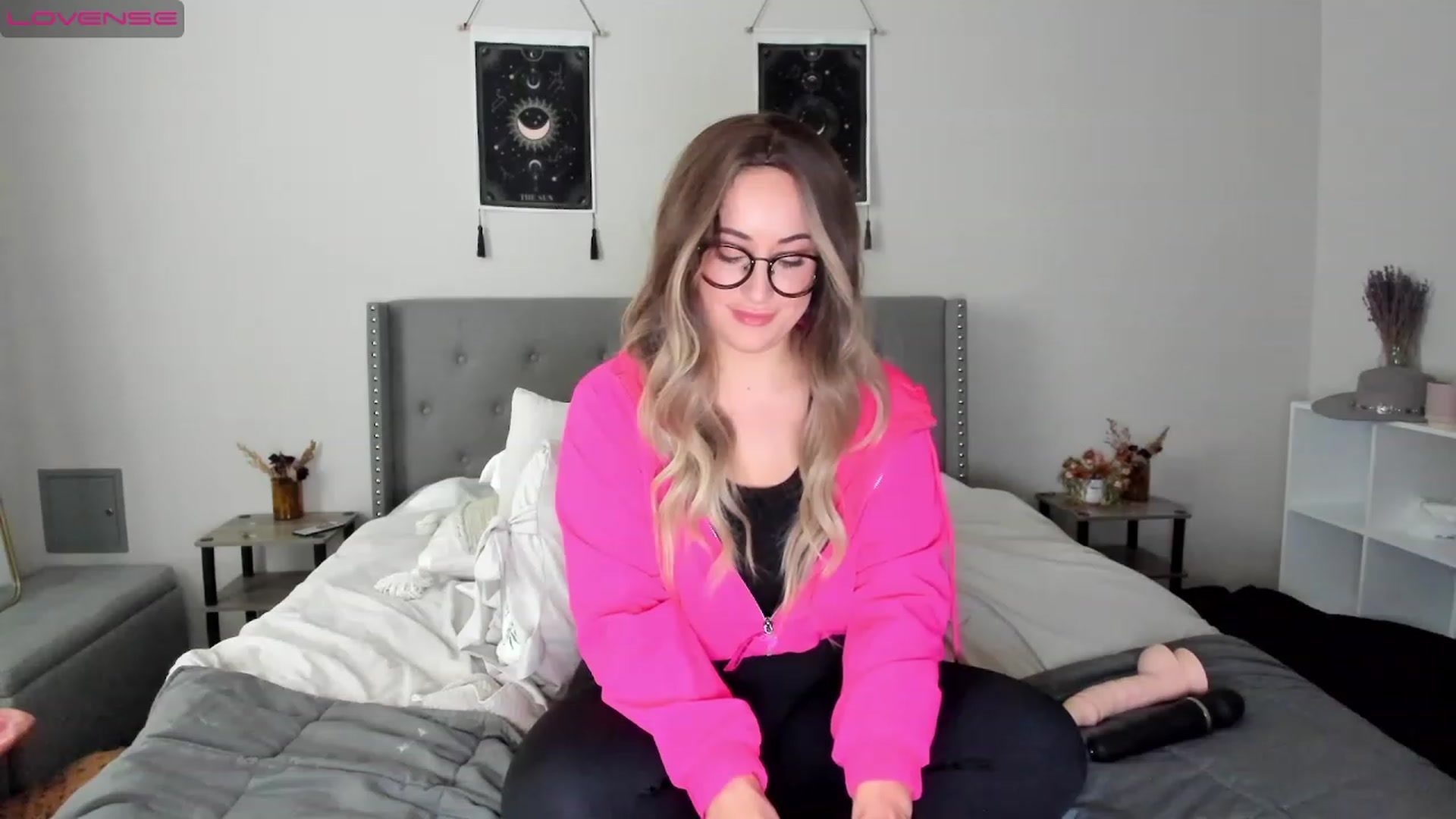 Gallery image thumbnail from EllaCakes's myfreecams stream on, 12/05/2022, 20:02 image 15 of 20