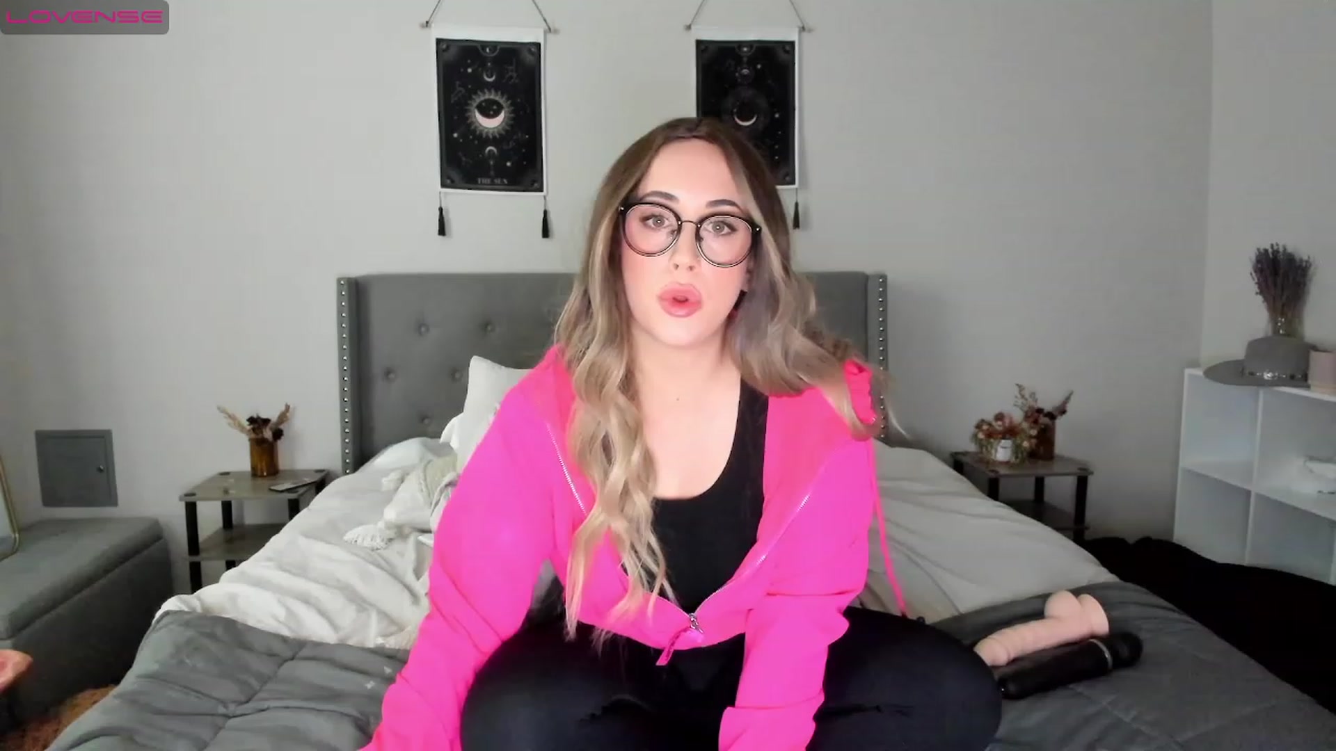 Gallery image thumbnail from EllaCakes's myfreecams stream on, 12/05/2022, 20:02 image 5 of 20