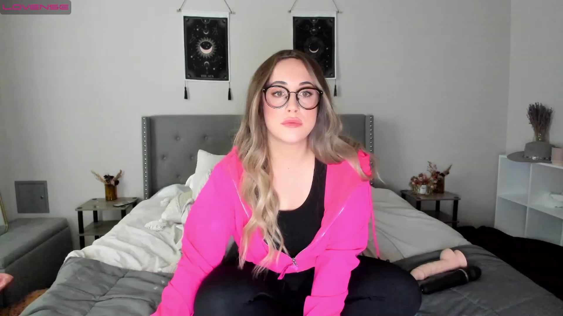 Gallery image thumbnail from EllaCakes's myfreecams stream on, 12/05/2022, 20:02 image 4 of 20