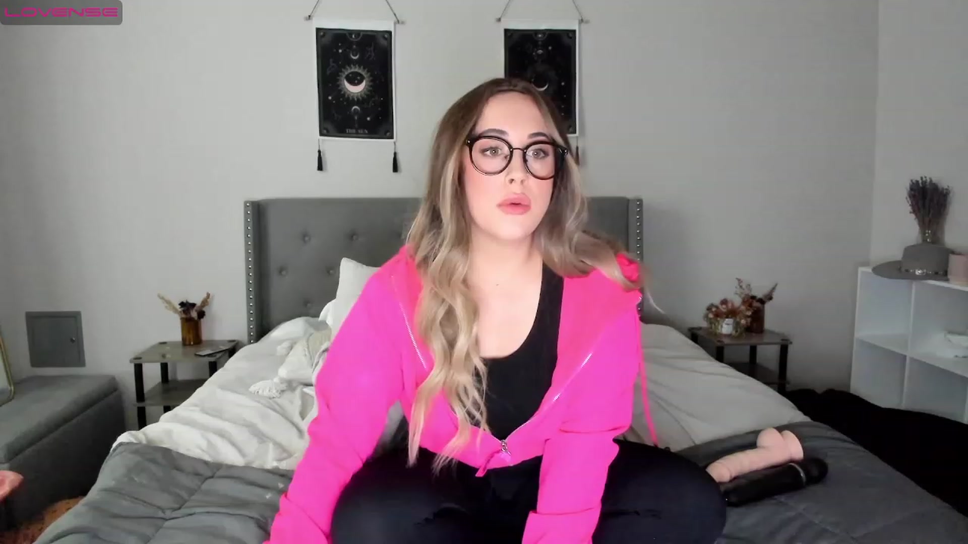 Gallery image thumbnail from EllaCakes's myfreecams stream on, 12/05/2022, 20:02 image 3 of 20