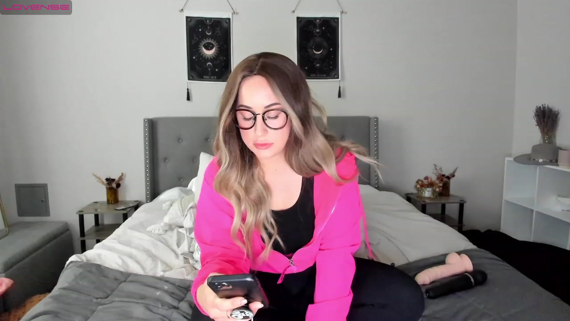 Gallery image thumbnail from EllaCakes's myfreecams stream on, 12/05/2022, 20:02 image 10 of 20