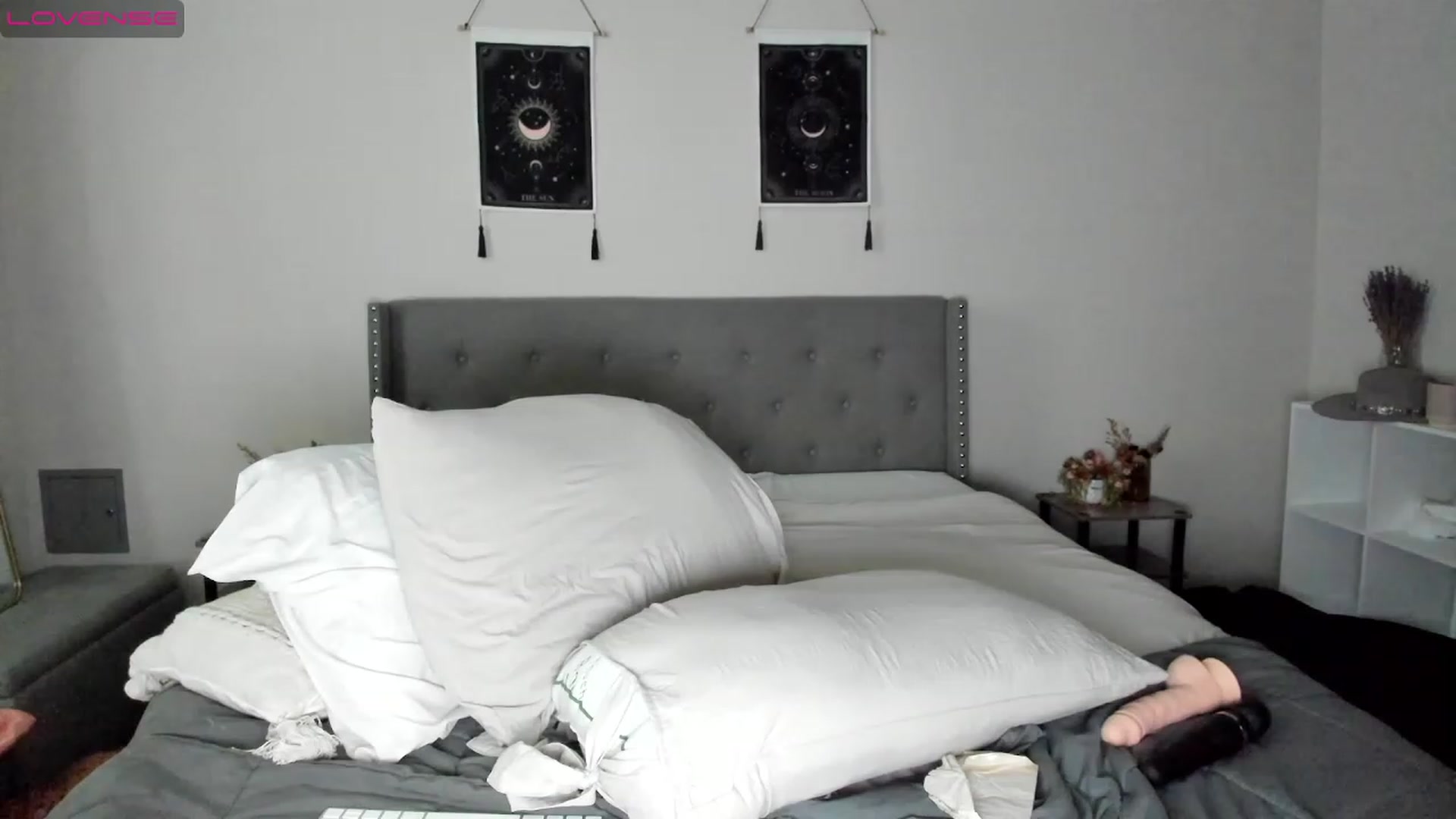 Gallery image thumbnail from EllaCakes's myfreecams stream on, 12/05/2022, 20:52 image 17 of 20