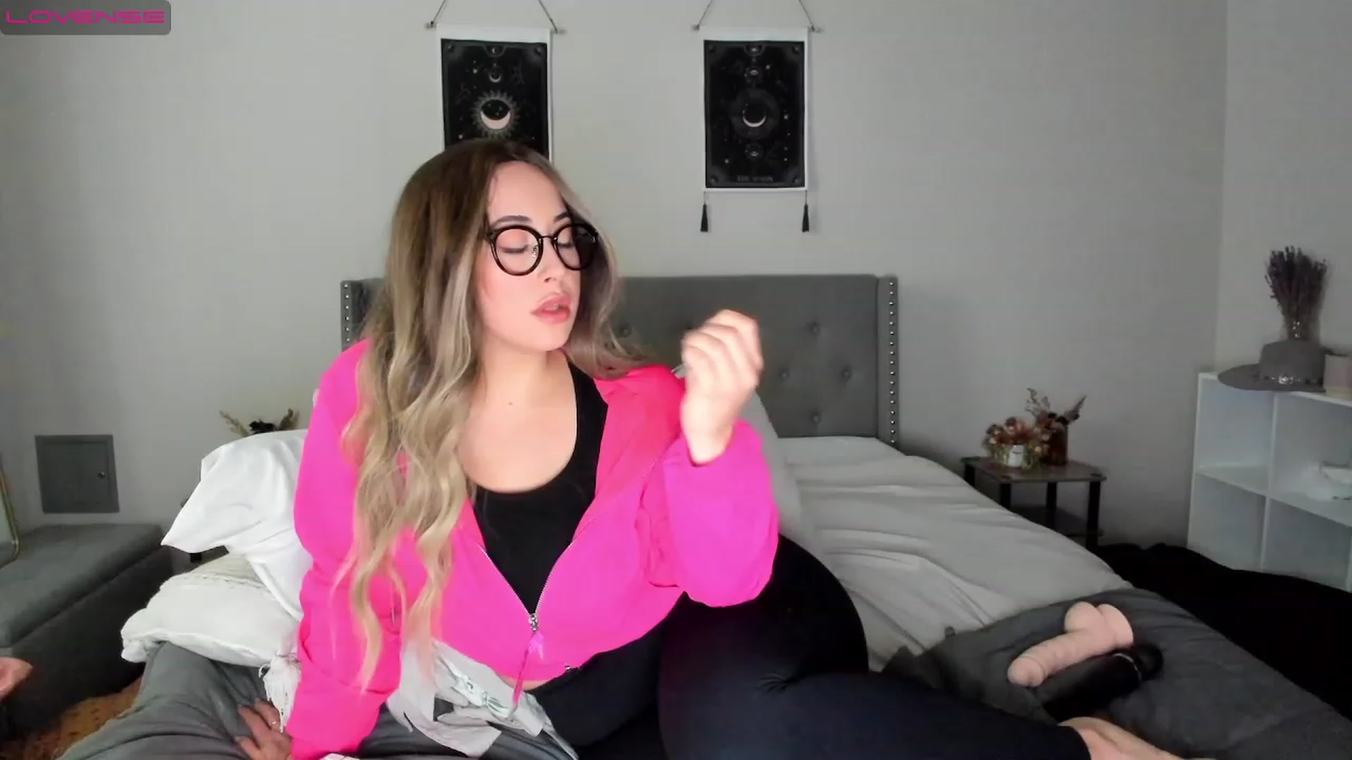 Gallery image thumbnail from EllaCakes's myfreecams stream on, 12/05/2022, 20:52 image 11 of 20