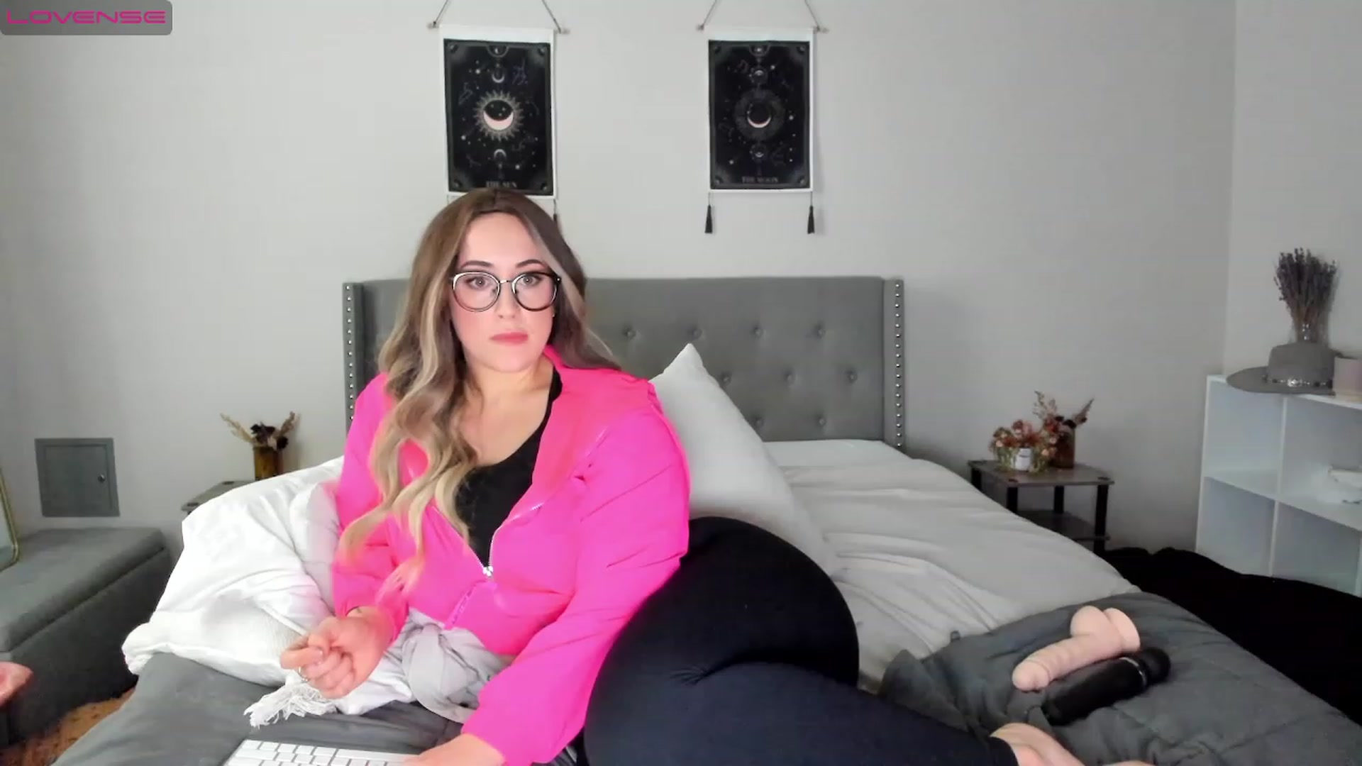 Gallery image thumbnail from EllaCakes's myfreecams stream on, 12/05/2022, 20:52 image 9 of 20