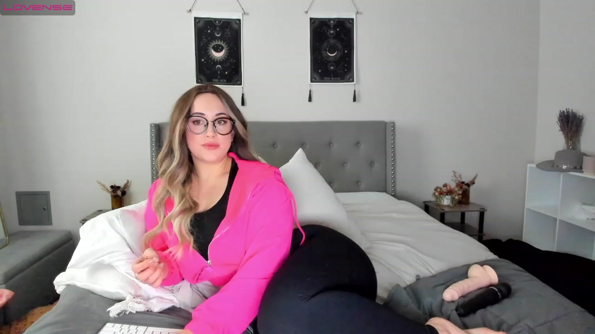 Gallery image thumbnail from EllaCakes's myfreecams stream on, 12/05/2022, 20:52 image 8 of 20