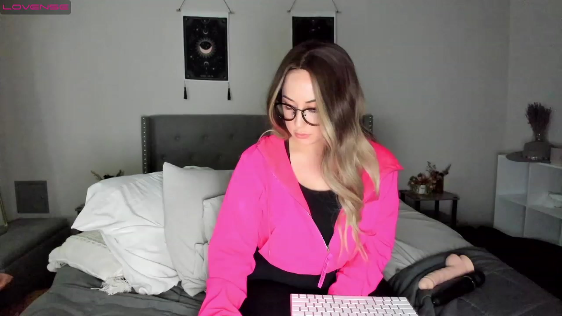 Gallery image thumbnail from EllaCakes's myfreecams stream on, 12/05/2022, 20:52 image 20 of 20