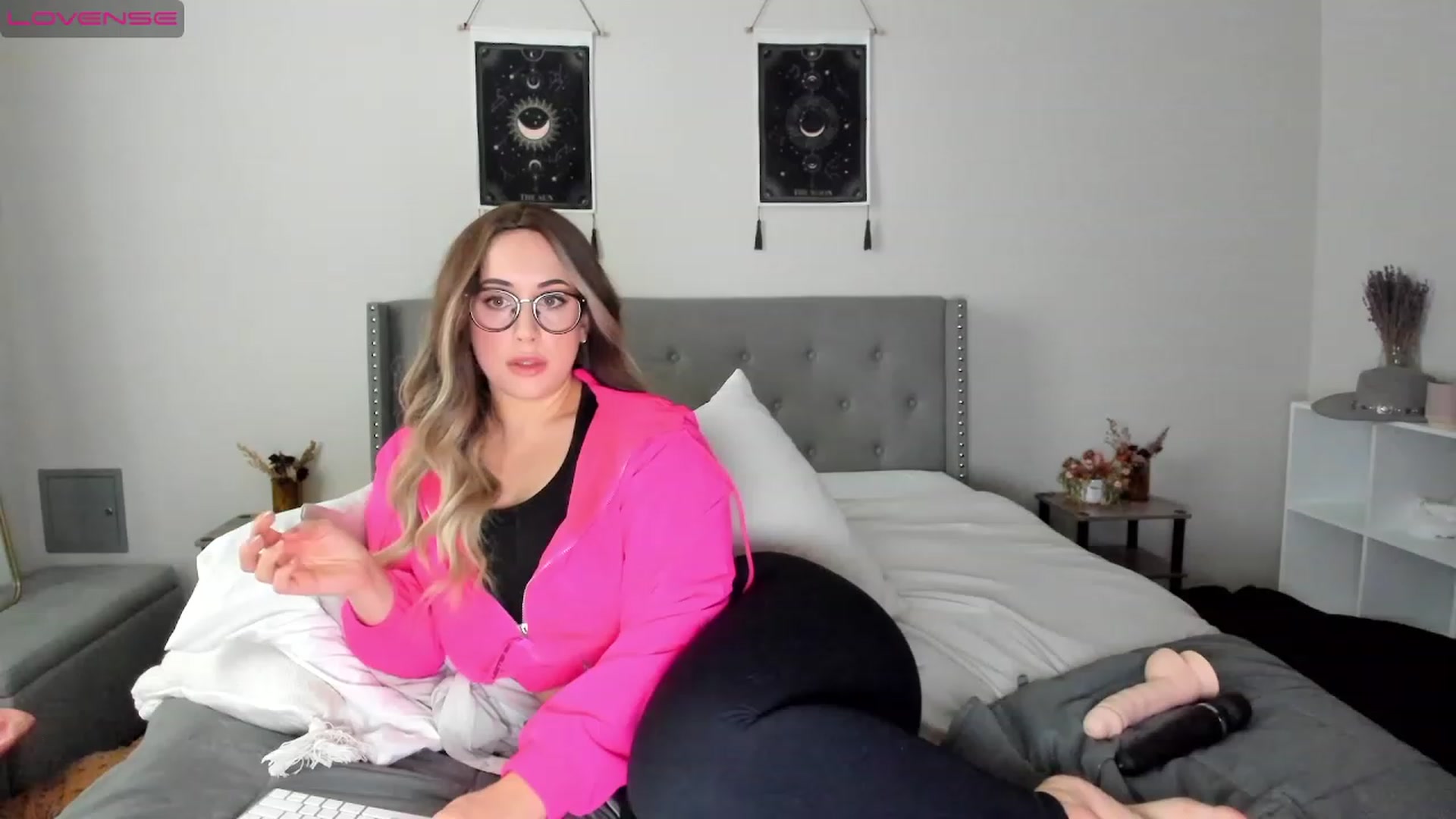 Gallery image thumbnail from EllaCakes's myfreecams stream on, 12/05/2022, 20:52 image 7 of 20
