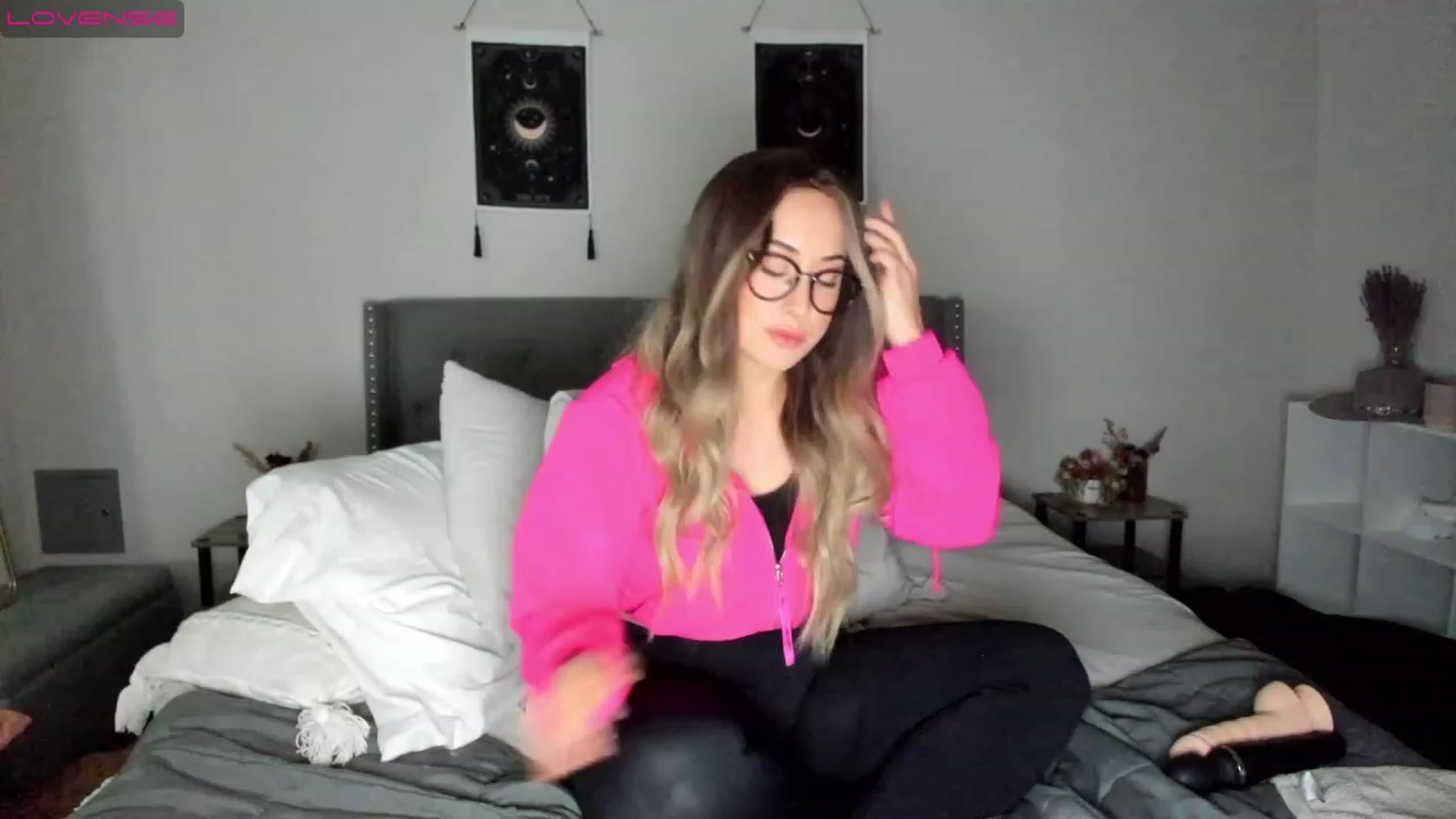 Gallery image thumbnail from EllaCakes's myfreecams stream on, 12/05/2022, 22:01 image 2 of 20