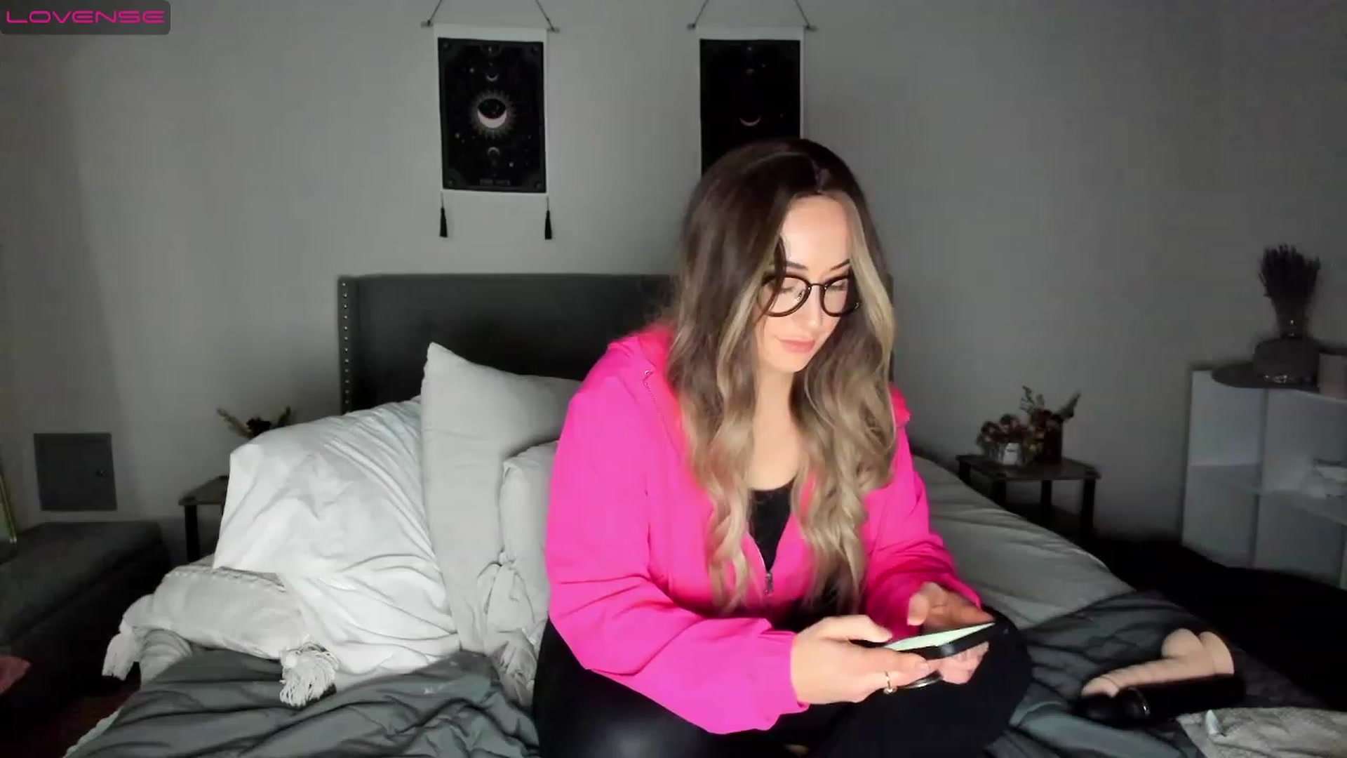 Gallery image thumbnail from EllaCakes's myfreecams stream on, 12/05/2022, 22:01 image 9 of 20