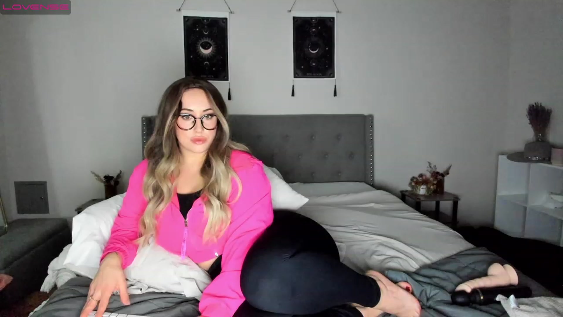 Gallery image thumbnail from EllaCakes's myfreecams stream on, 12/05/2022, 22:01 image 13 of 20