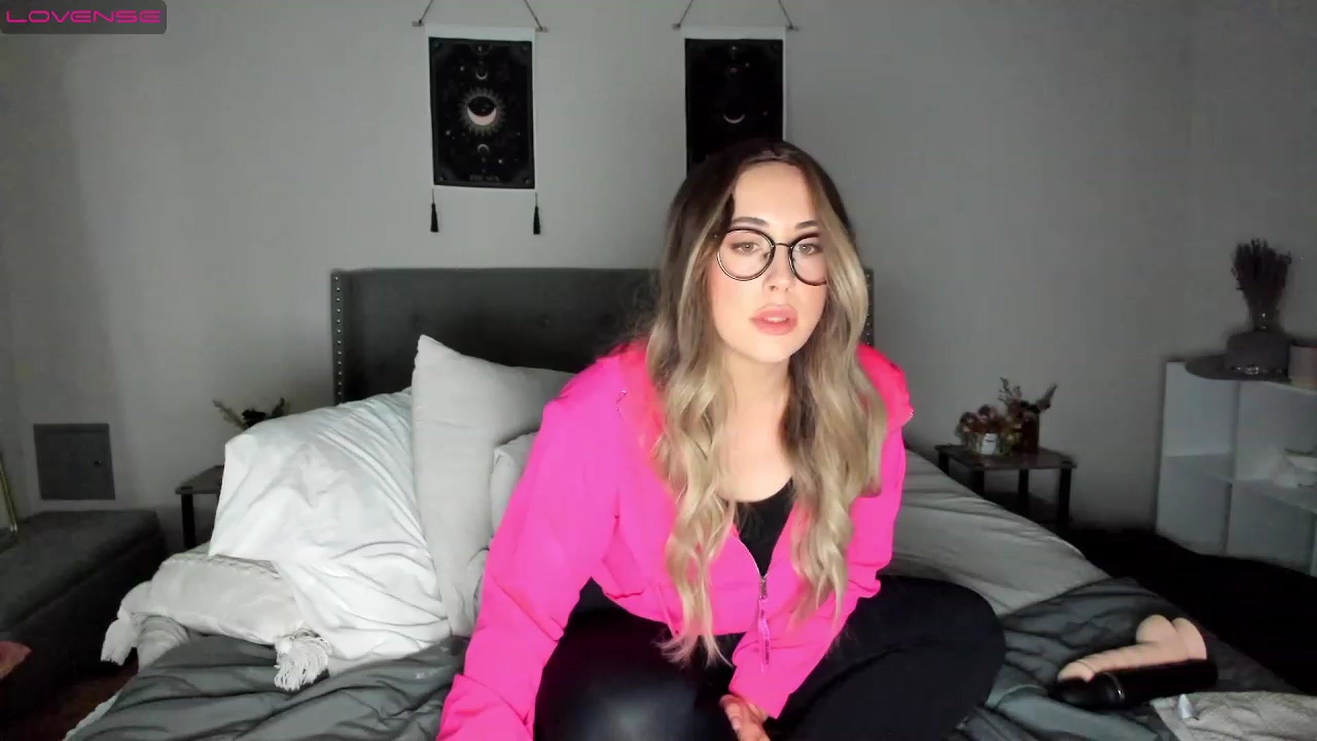 Gallery image thumbnail from EllaCakes's myfreecams stream on, 12/05/2022, 22:01 image 7 of 20