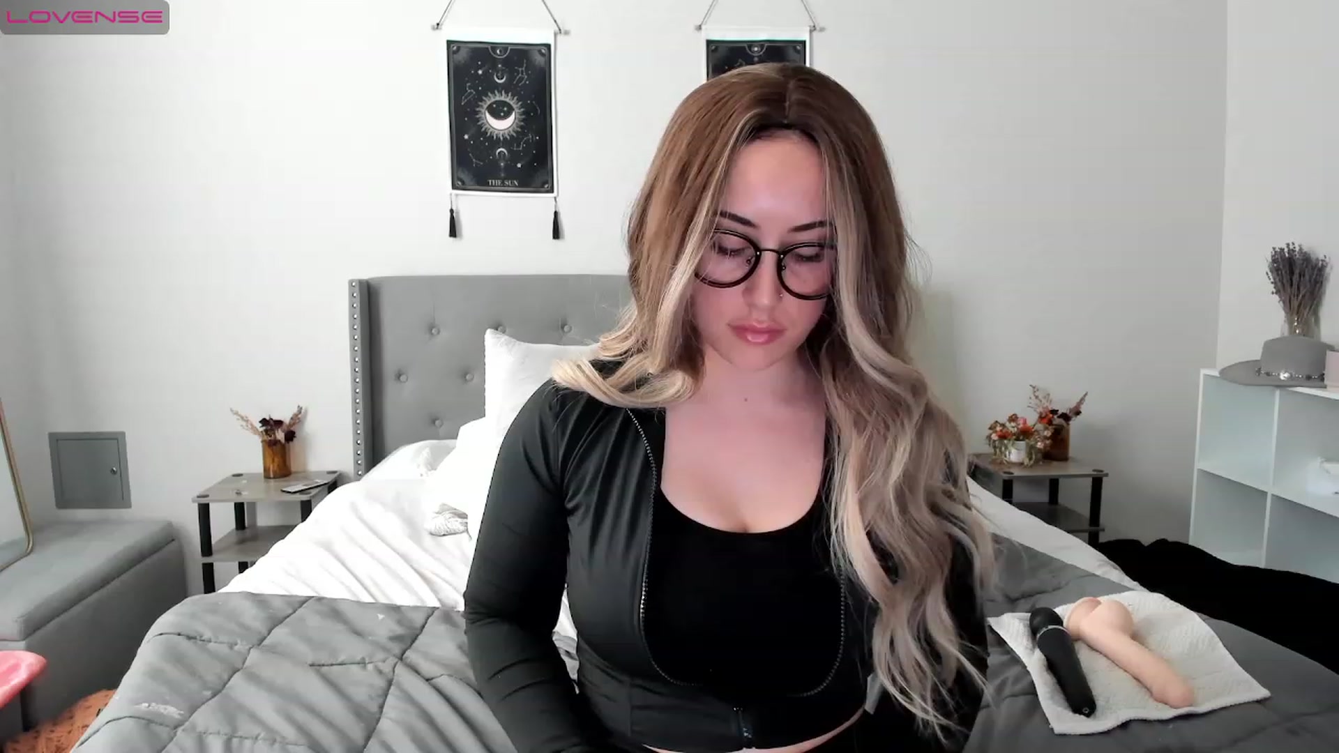 Gallery image thumbnail from EllaCakes's myfreecams stream on, 12/06/2022, 20:15 image 10 of 20