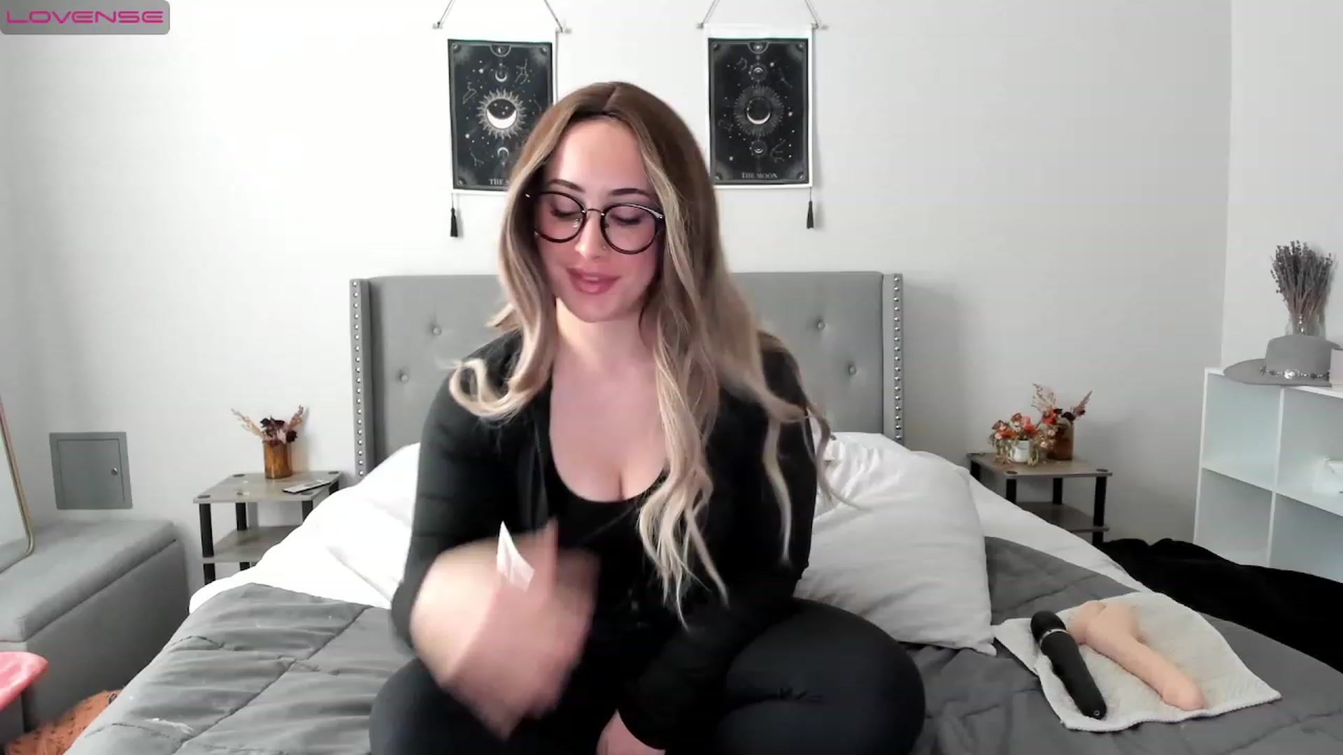 Gallery image thumbnail from EllaCakes's myfreecams stream on, 12/06/2022, 20:15 image 18 of 20