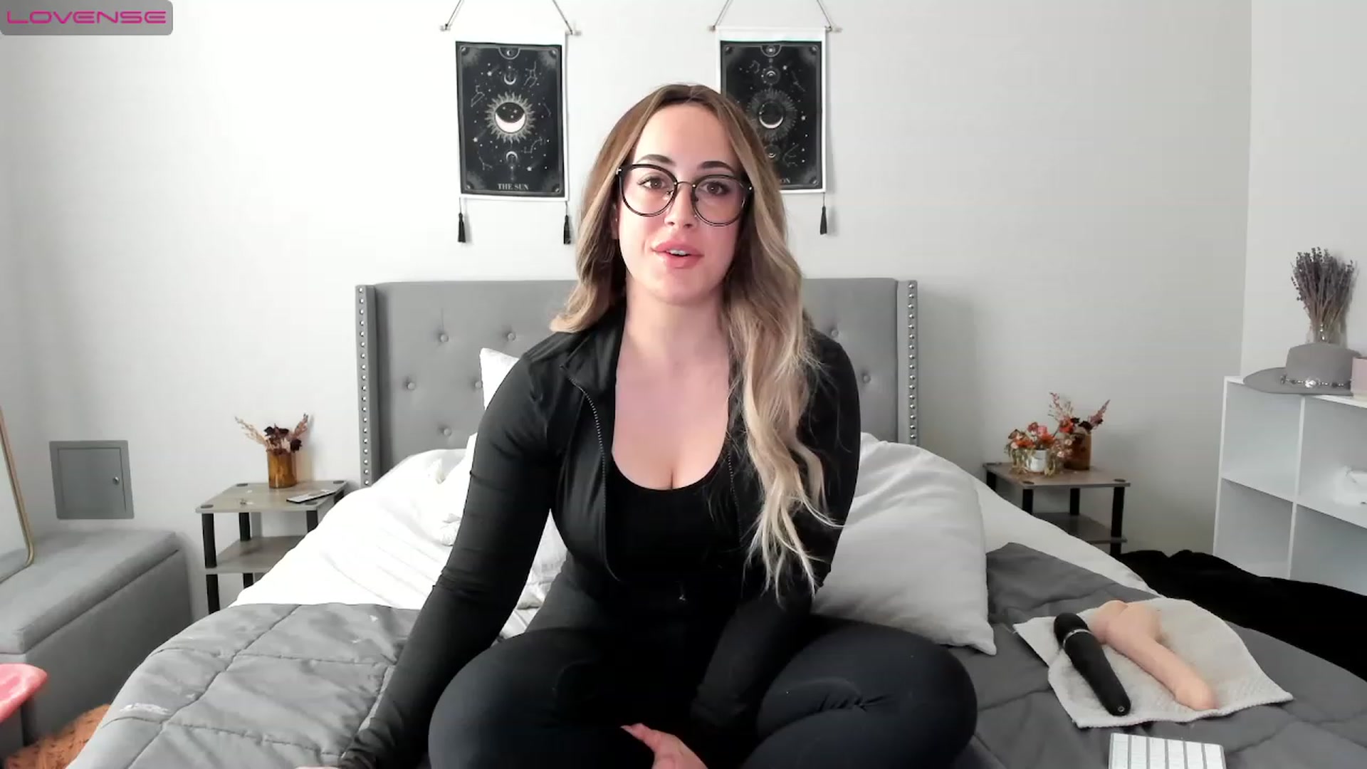 Gallery image thumbnail from EllaCakes's myfreecams stream on, 12/06/2022, 20:15 image 1 of 20
