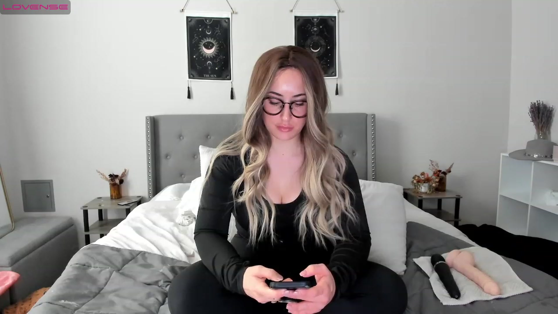 Gallery image thumbnail from EllaCakes's myfreecams stream on, 12/06/2022, 20:15 image 15 of 20