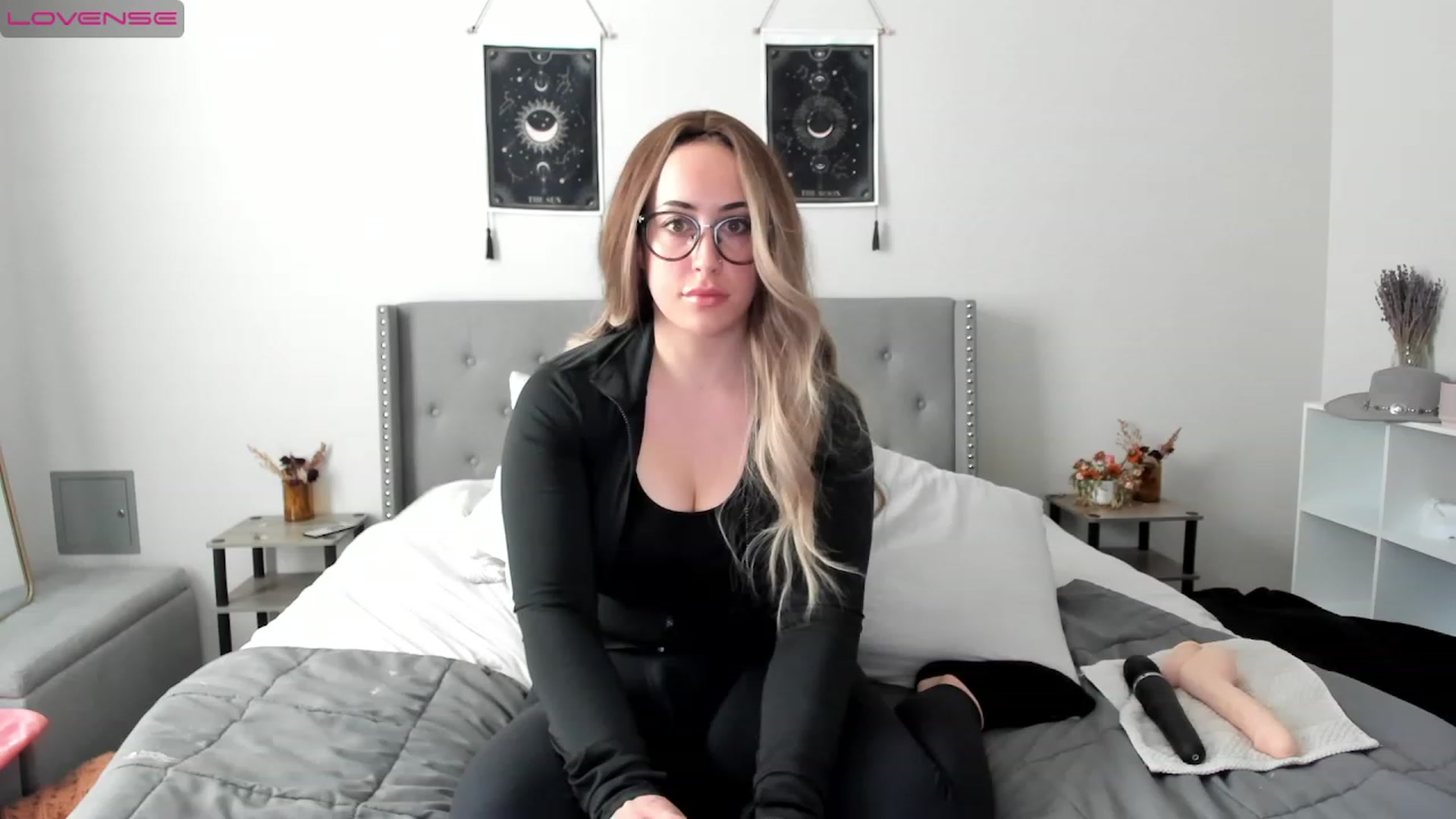 Gallery image thumbnail from EllaCakes's myfreecams stream on, 12/06/2022, 20:15 image 5 of 20