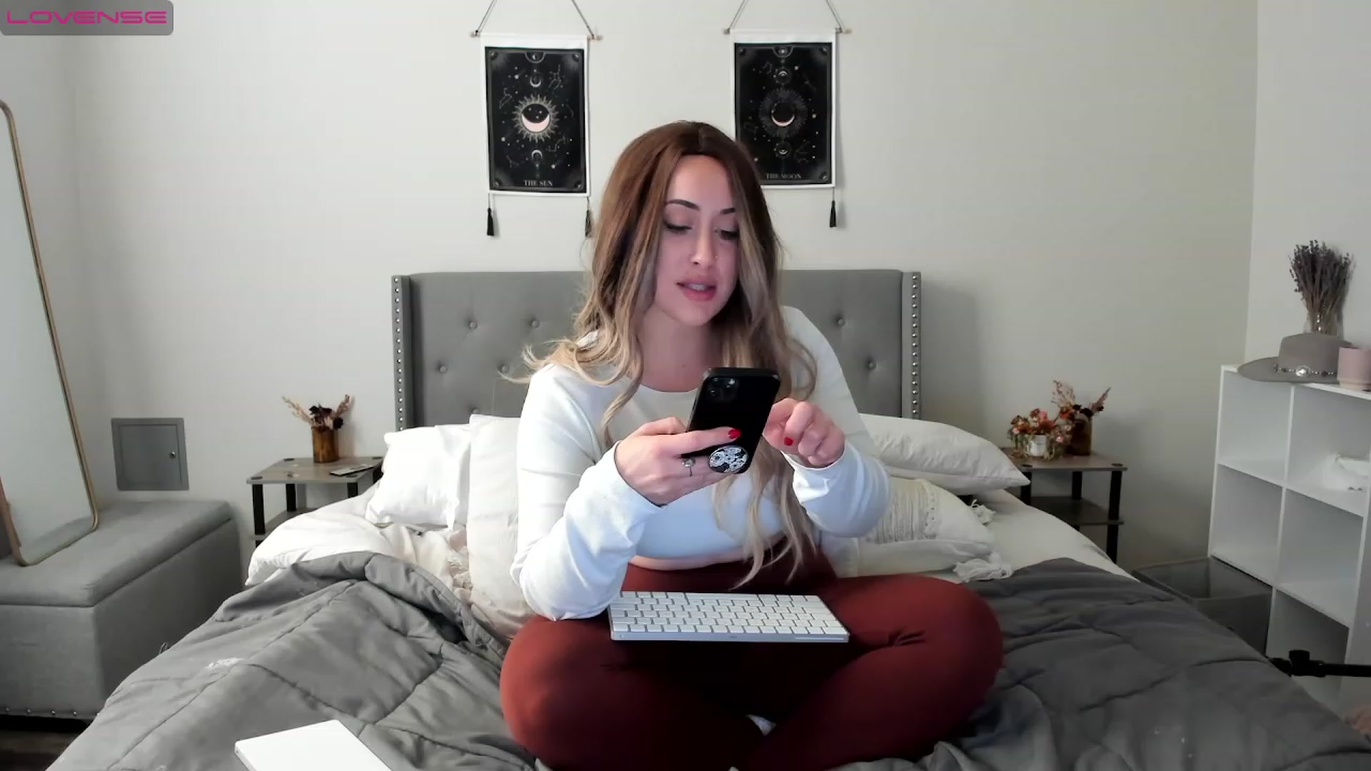 Gallery image thumbnail from EllaCakes's myfreecams stream on, 12/27/2022, 22:01 image 4 of 20