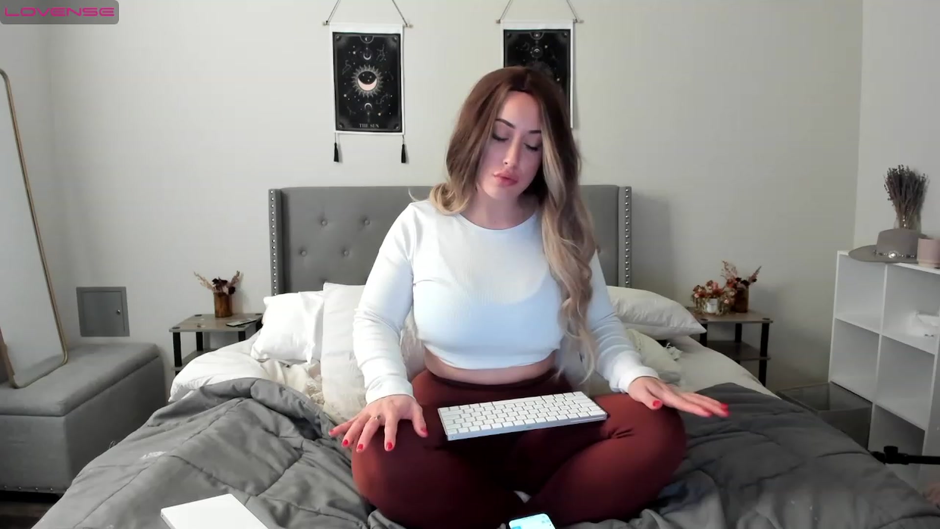 Gallery image thumbnail from EllaCakes's myfreecams stream on, 12/27/2022, 22:01 image 9 of 20