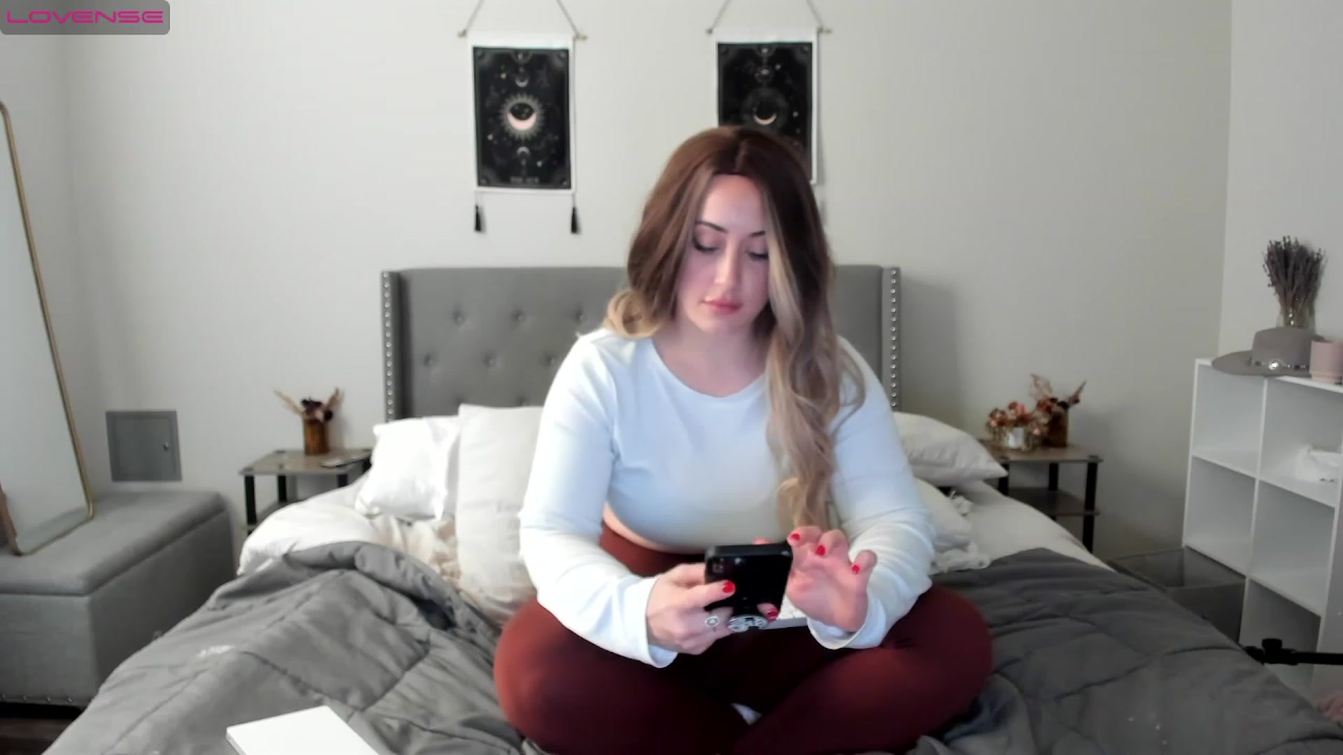 Gallery image thumbnail from EllaCakes's myfreecams stream on, 12/27/2022, 22:01 image 8 of 20