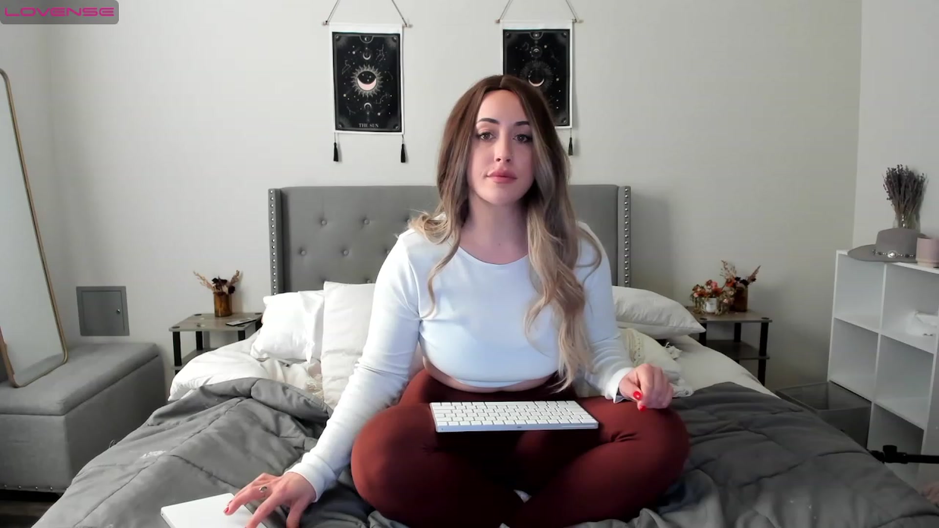 Gallery image thumbnail from EllaCakes's myfreecams stream on, 12/27/2022, 22:01 image 2 of 20